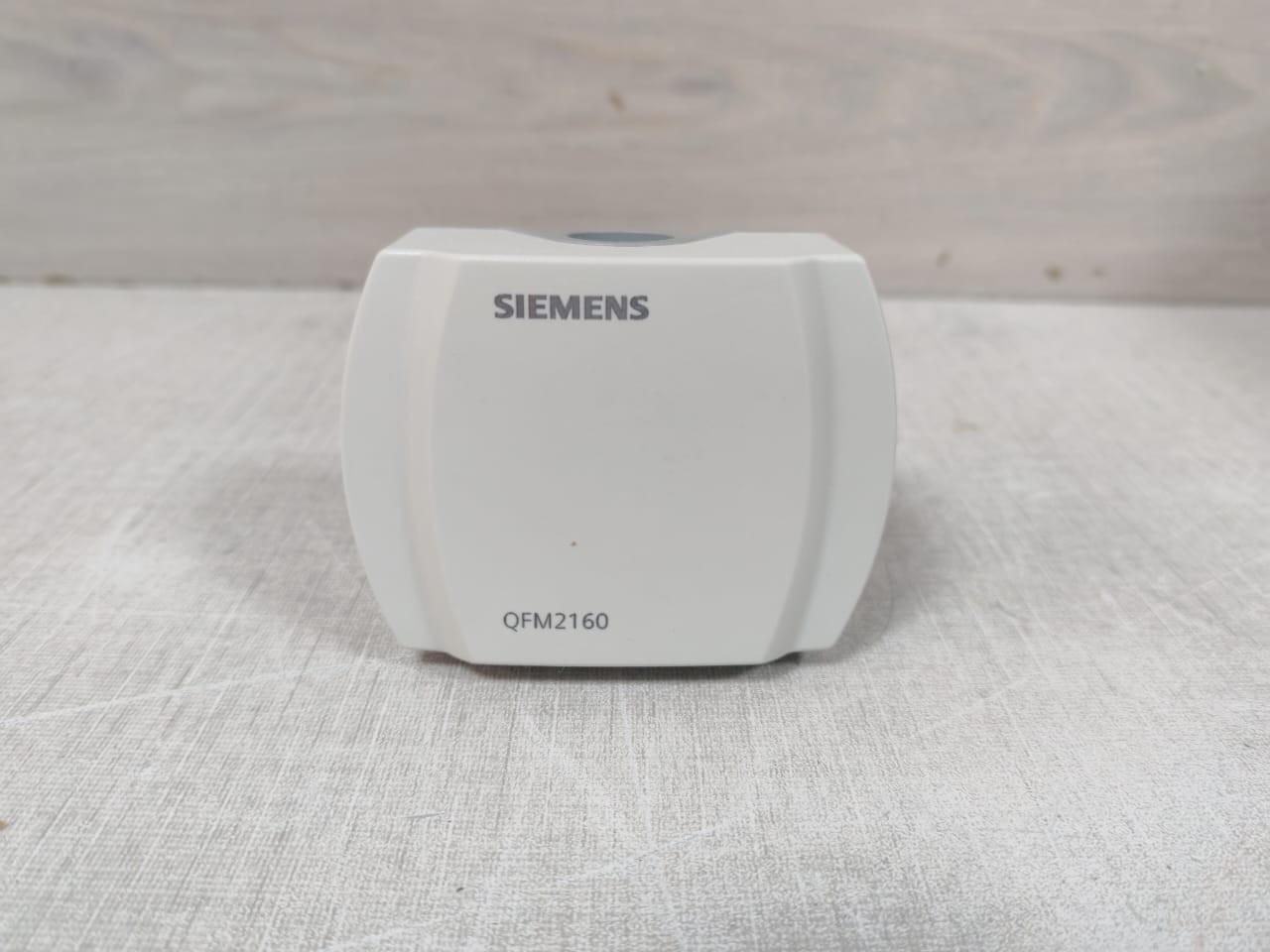 Siemens QFM2160 SIEMENS QFM2160 DUCT HUMIDITY / TEMP. SENSOR 24V 2