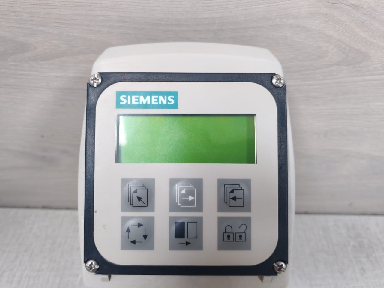 Siemens MAG5000 SIEMENS SITRANS F M MAGFLO MAG5000 7ME6910-1AA10-1AA0 115/230V 3