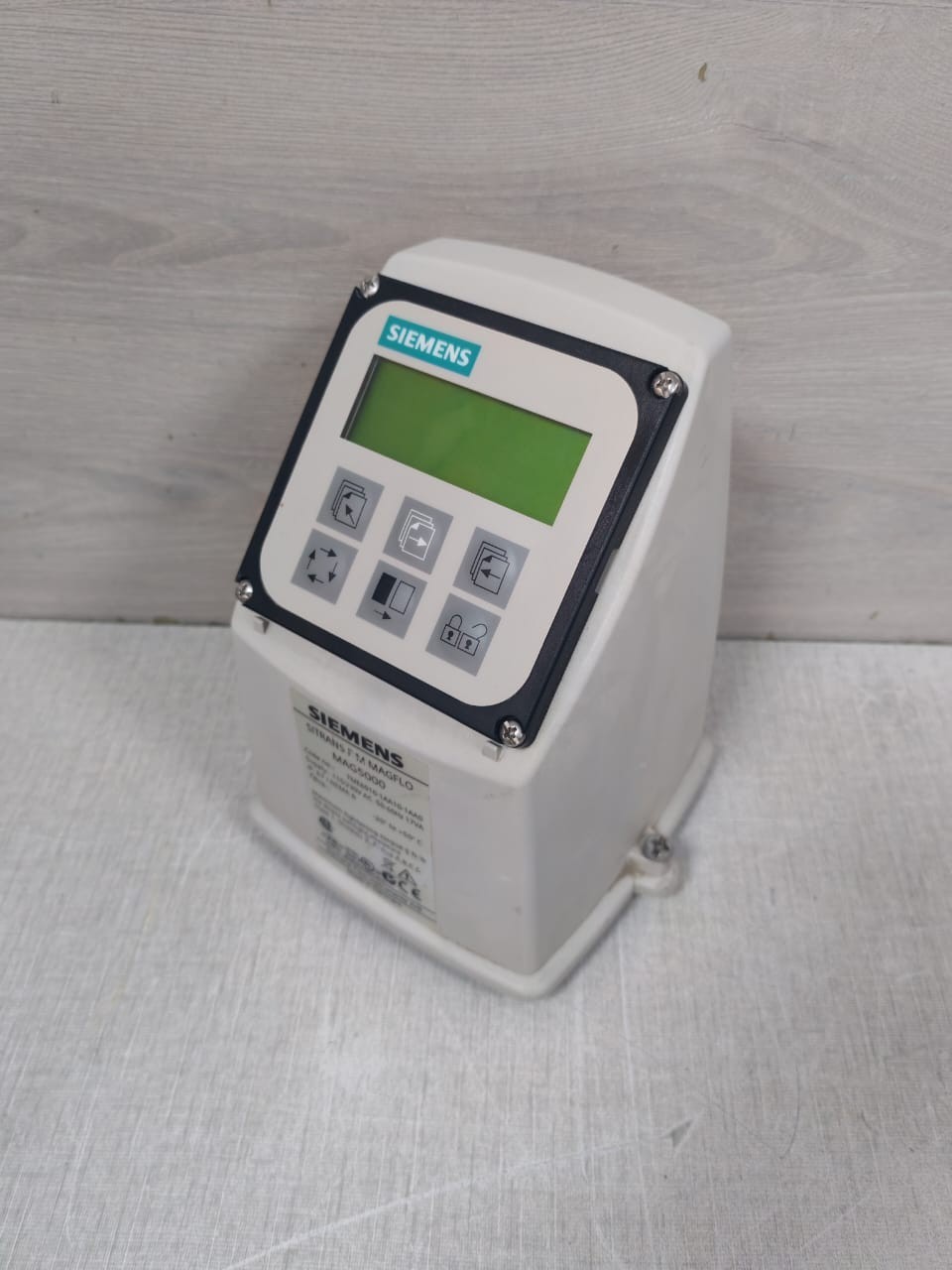 Siemens MAG5000 SIEMENS SITRANS F M MAGFLO MAG5000 7ME6910-1AA10-1AA0 115/230V 4