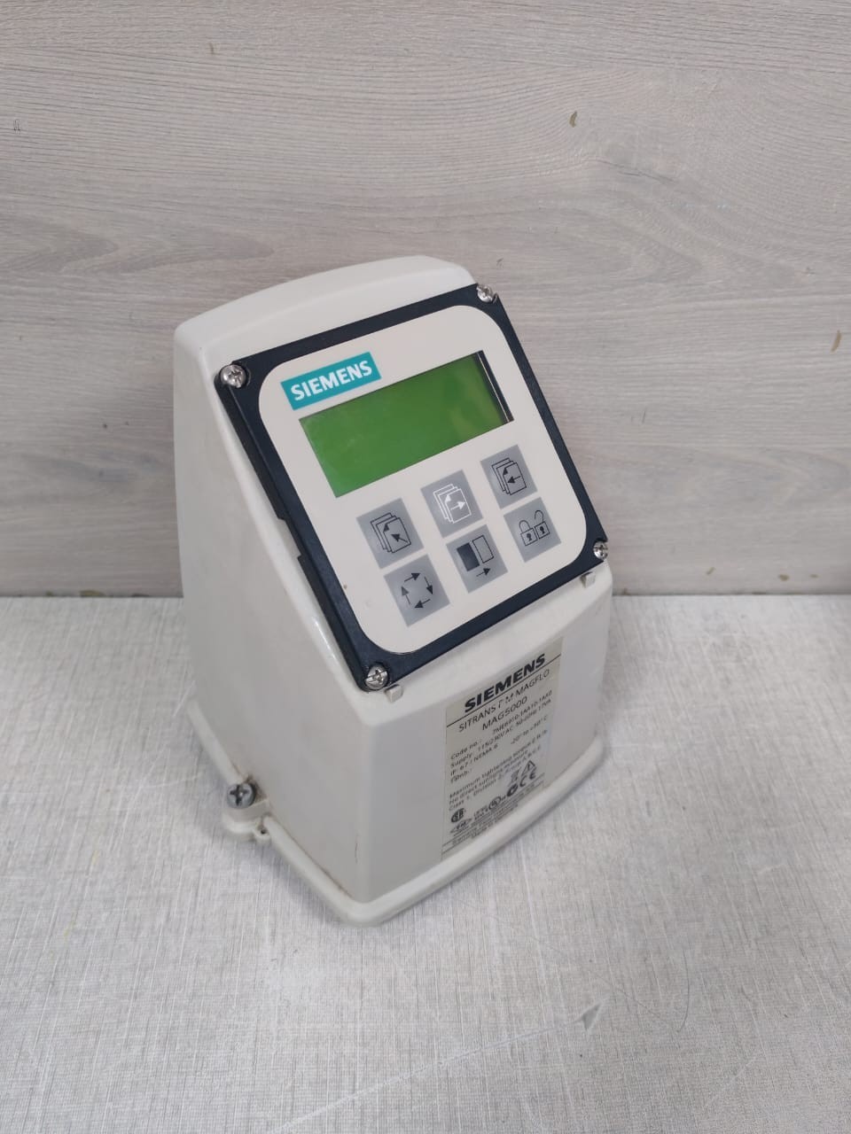 Siemens MAG5000 SIEMENS SITRANS F M MAGFLO MAG5000 7ME6910-1AA10-1AA0 115/230V 5