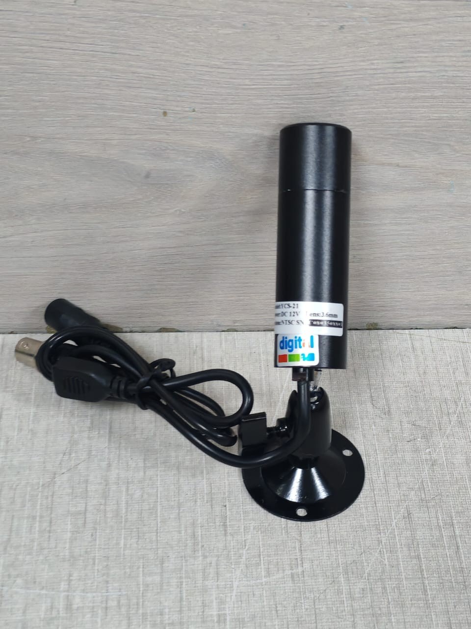 UNKNOWN YCS-21 YCS-21 Bullet Camera 3.6mm Lens DC 12V 2