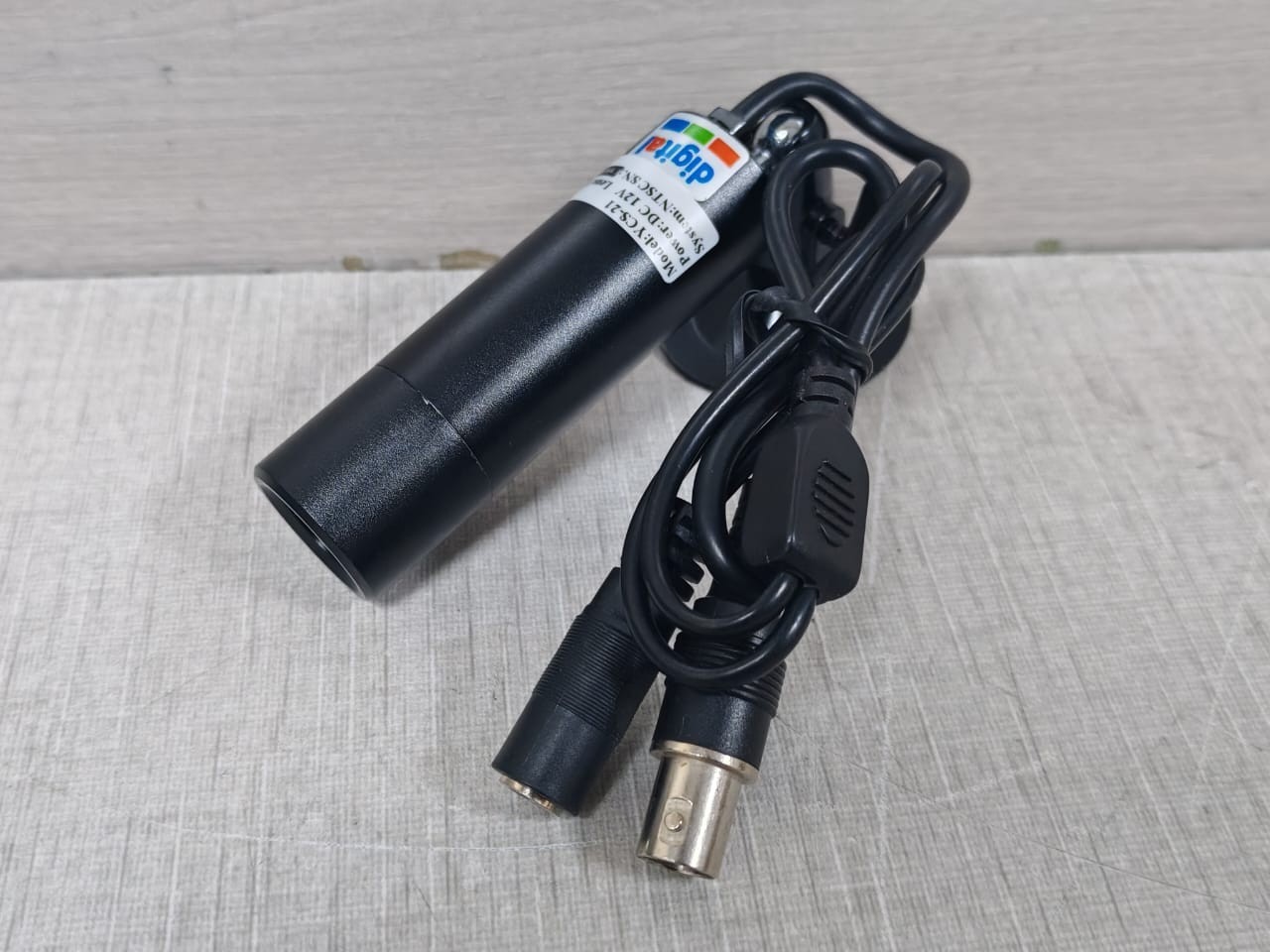 UNKNOWN YCS-21 YCS-21 Bullet Camera 3.6mm Lens DC 12V 4