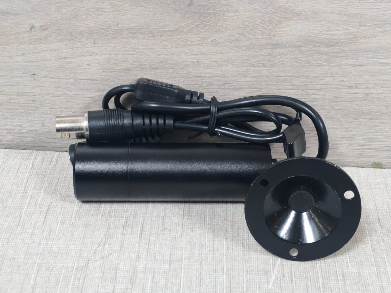 UNKNOWN YCS-21 YCS-21 Bullet Camera 3.6mm Lens DC 12V 7