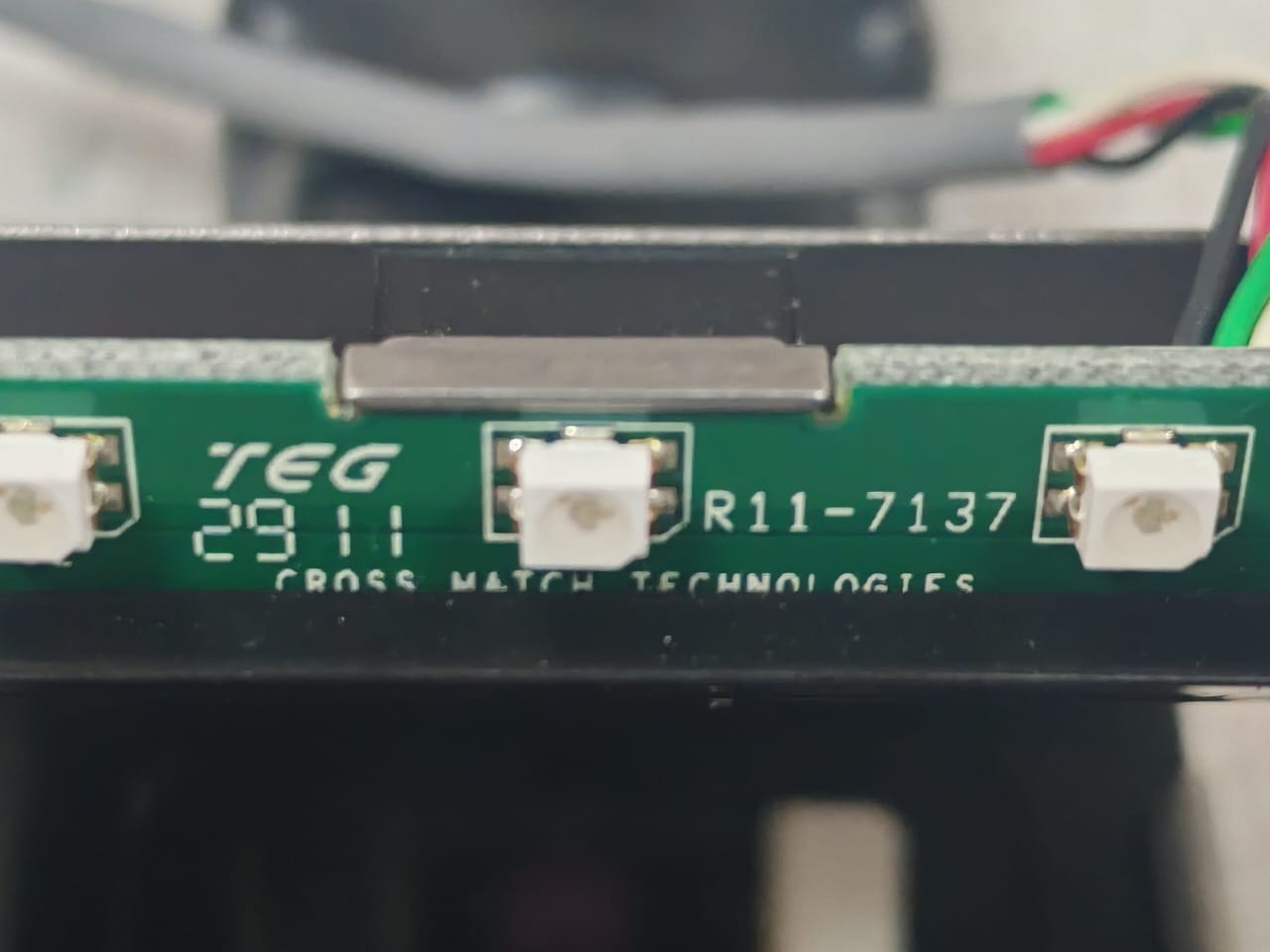 CROSS MATCH TECHNOLOGIES R11-7137 CROSS MATCH TECHNOLOGIES R11-7137 / 801022FB FINGERPRINT SCANNER 4