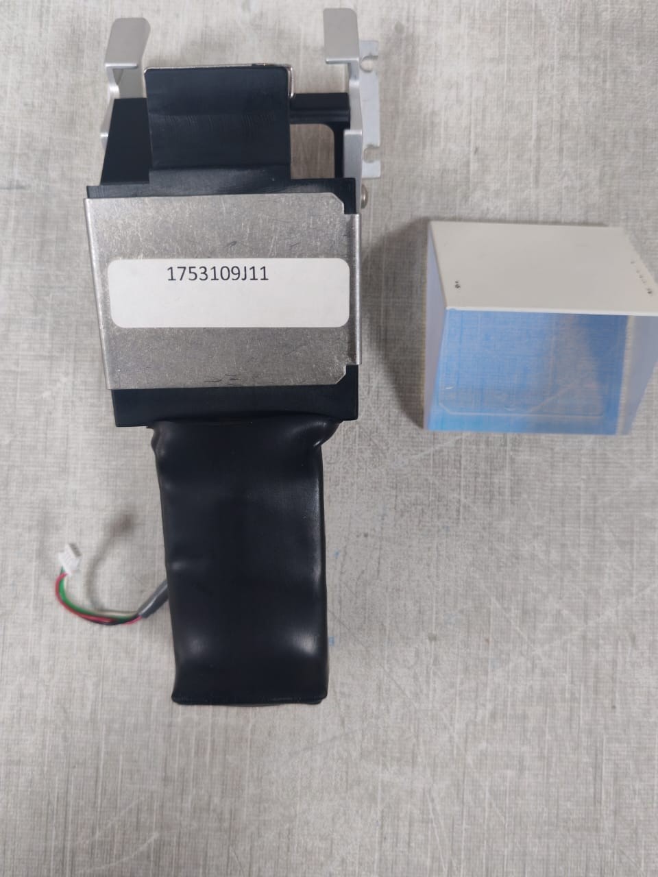 CROSS MATCH TECHNOLOGIES R11-7137 CROSS MATCH TECHNOLOGIES R11-7137 / 801022FB FINGERPRINT SCANNER 9