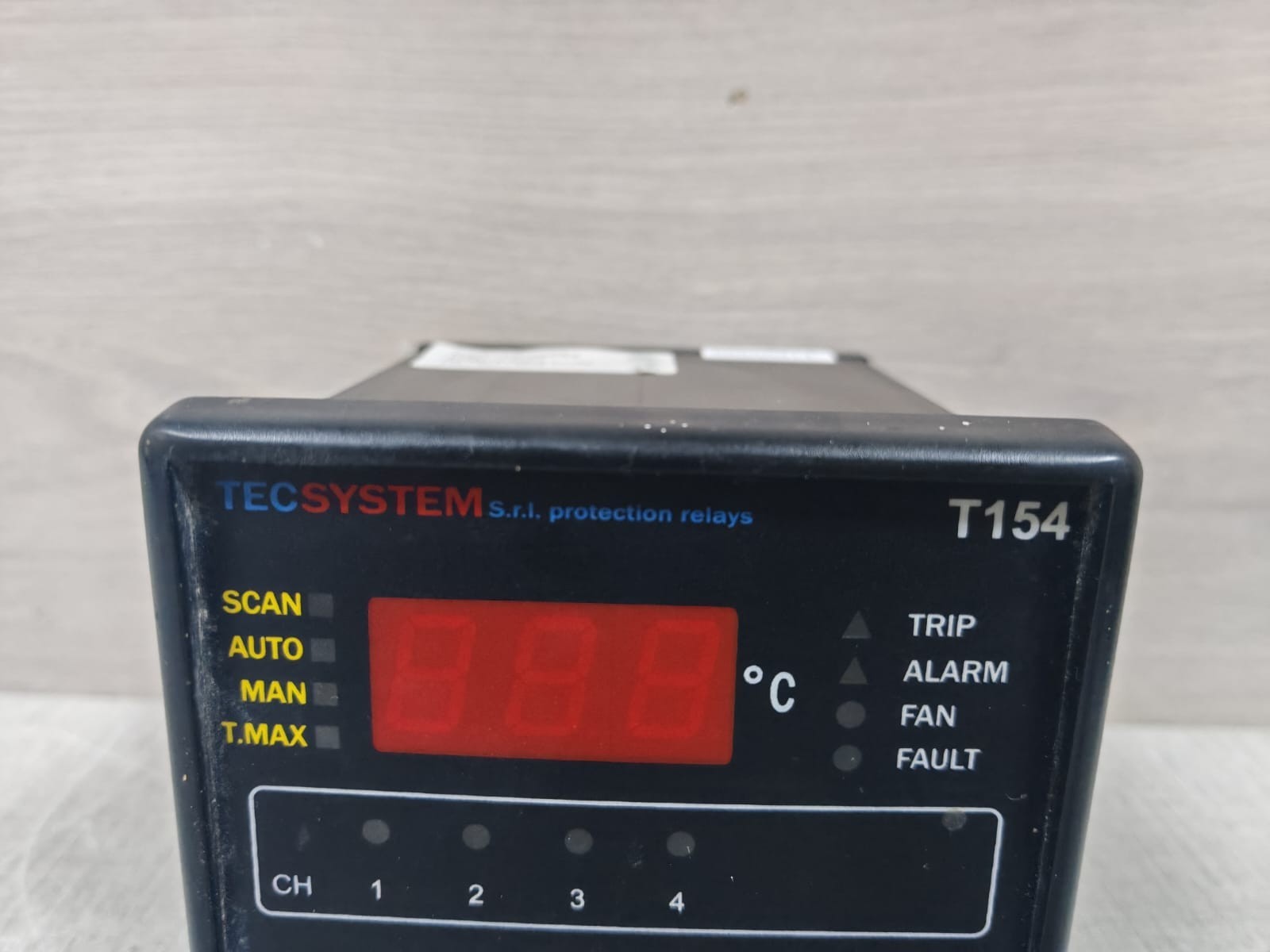 TECSYSTEM T154ED08 TECSYSTEM S.r.l Protection Relays T154 Temperature Controller T154ED08 2