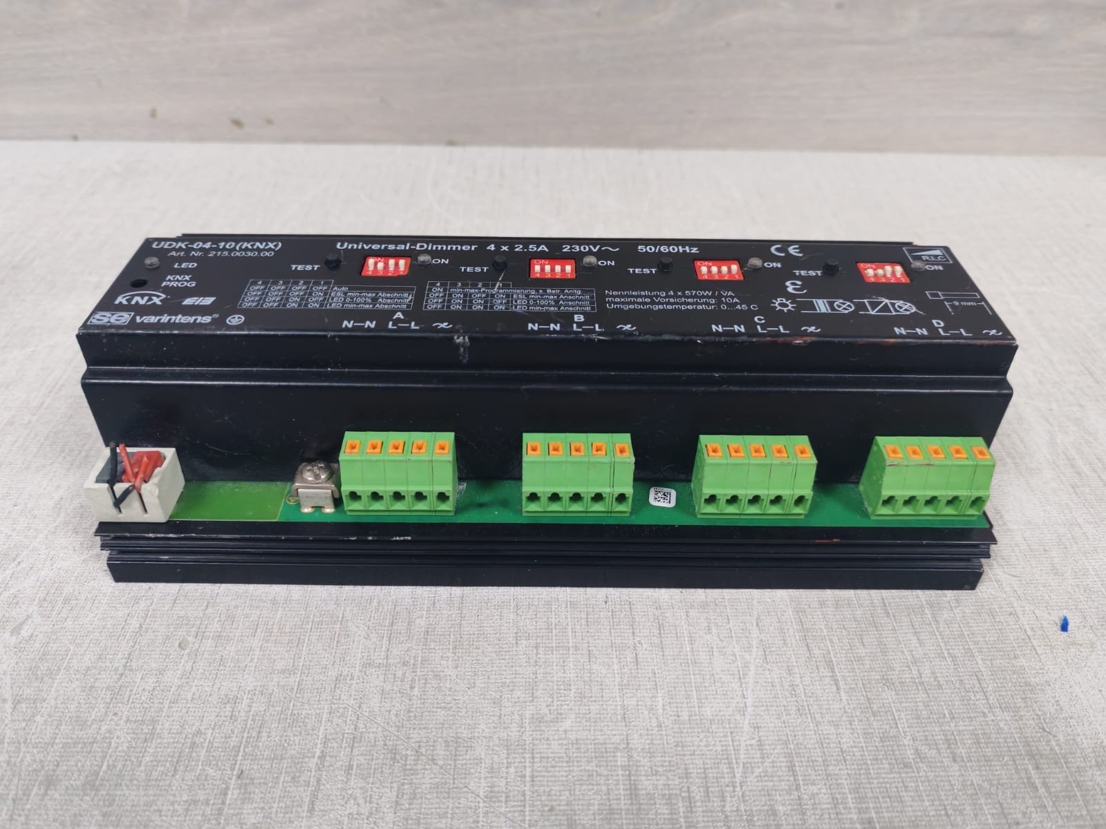 KNX UDK-04-10 VARINTENS UDK-04-10 (KNX) 215.0030.00 UNIVERSAL DIMMMER 4X2.5A 7