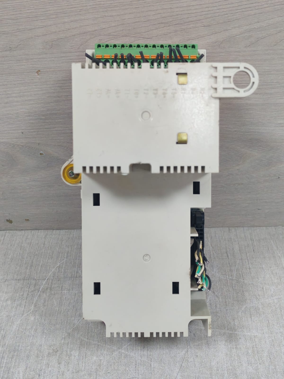 Mitsubishi Electric ST-1A MITSUBISHI ST-1A ELECTRONIC TRIP RELAY 1600A 10