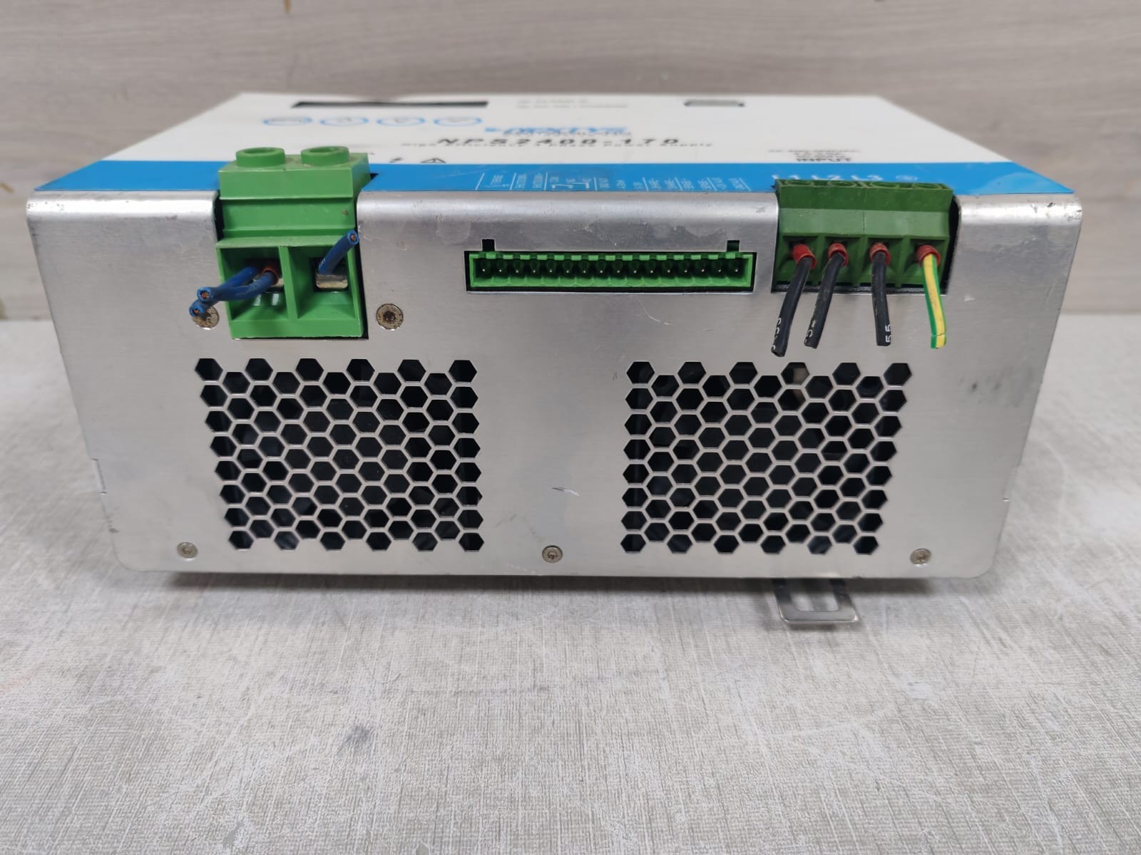 NEXTYS NPS2400 / NPS2400-170 NEXTYS NPS2400 / NPS2400-170 High Efficiency 3 Phase Power Supply 2