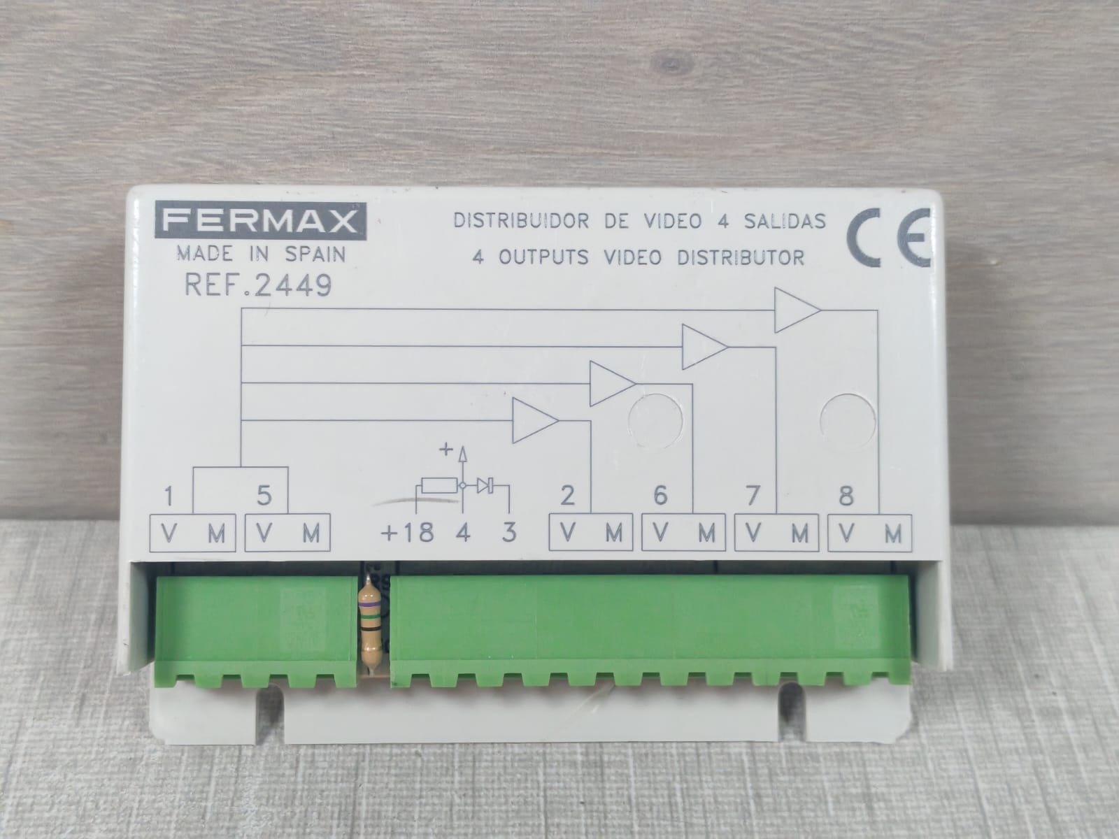 FERMAX REF.2449 FERMAX REF.2449 4 OUTPUTS VIDEO DISTRIBUTOR 2