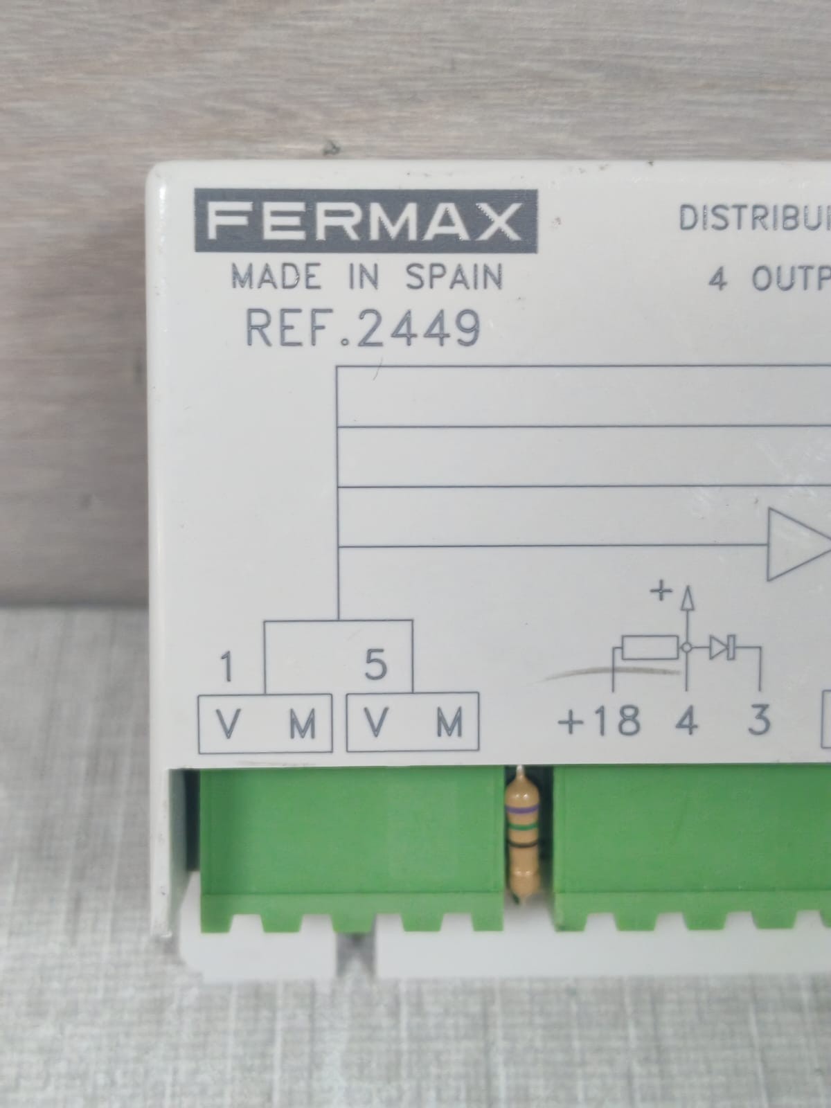FERMAX REF.2449 FERMAX REF.2449 4 OUTPUTS VIDEO DISTRIBUTOR 3
