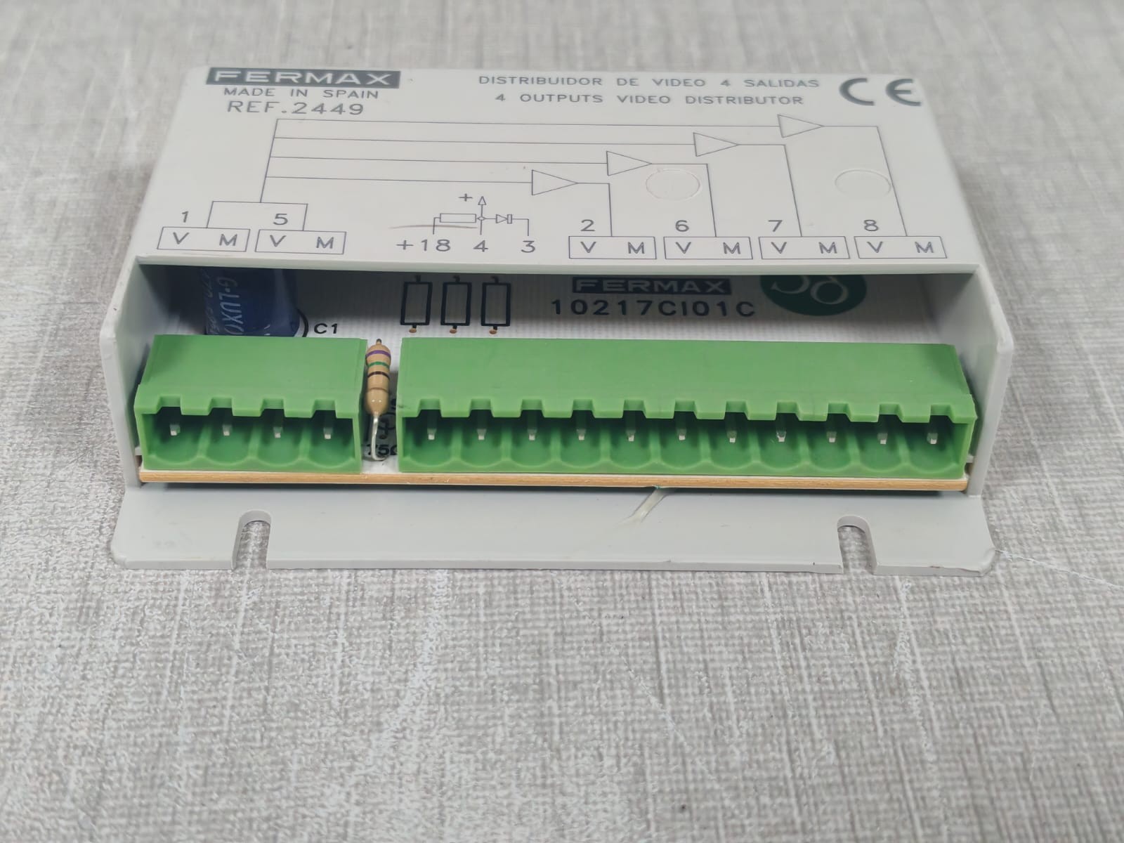 FERMAX REF.2449 FERMAX REF.2449 4 OUTPUTS VIDEO DISTRIBUTOR 7
