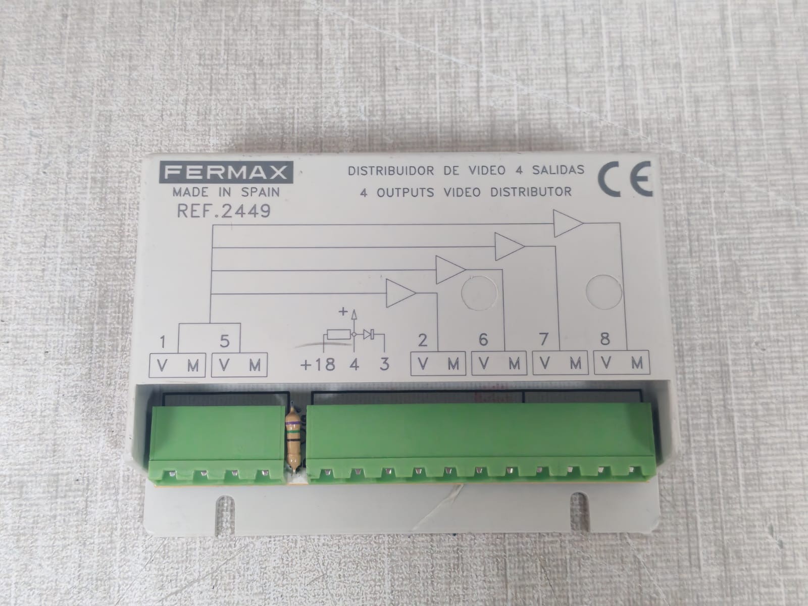 FERMAX REF.2449 FERMAX REF.2449 4 OUTPUTS VIDEO DISTRIBUTOR 8