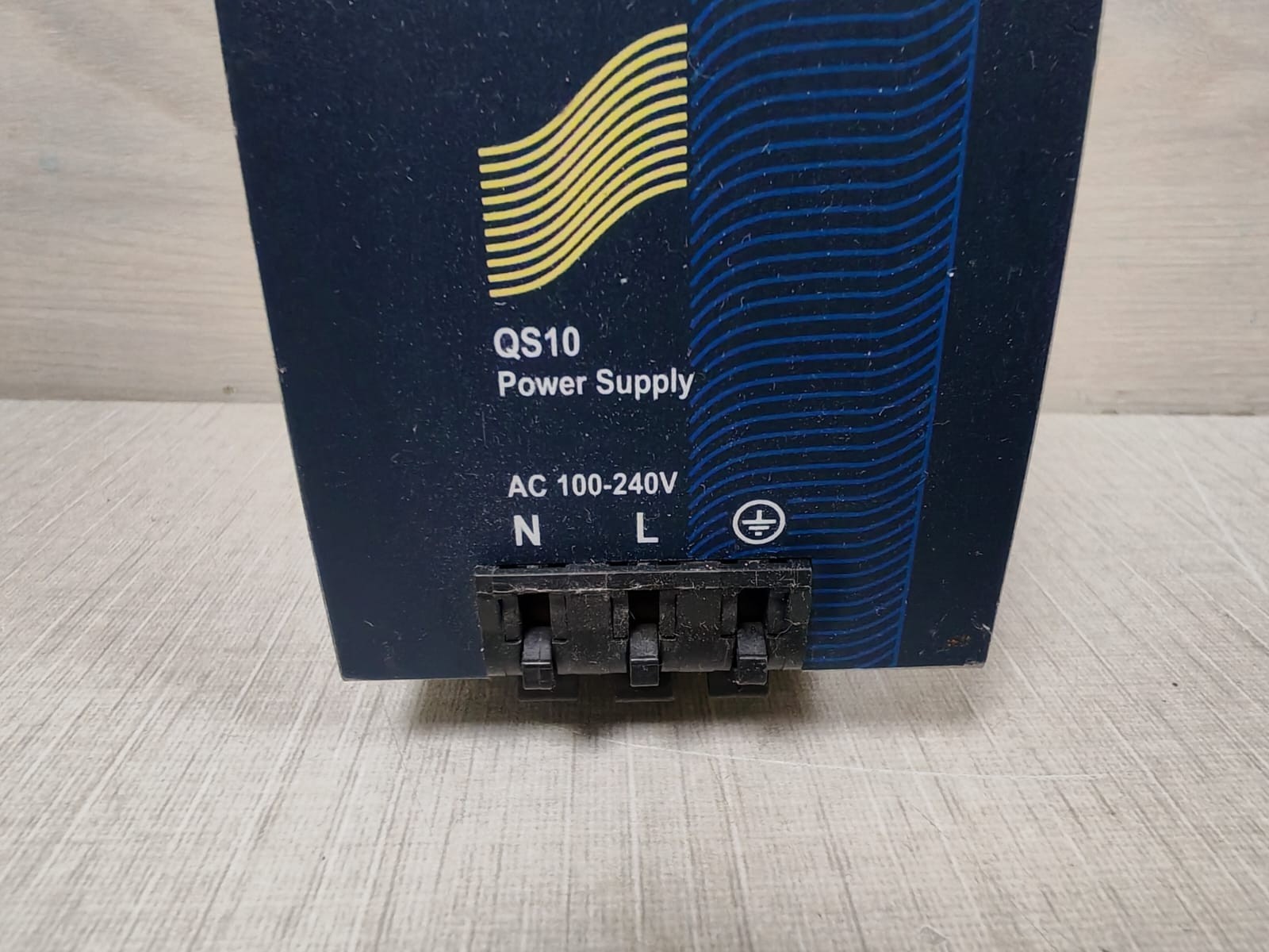 PULS QS10 / QS10.121 PULS QS10 / QS10.121 DIMENSION POWER SUPPLY 100-240V 3