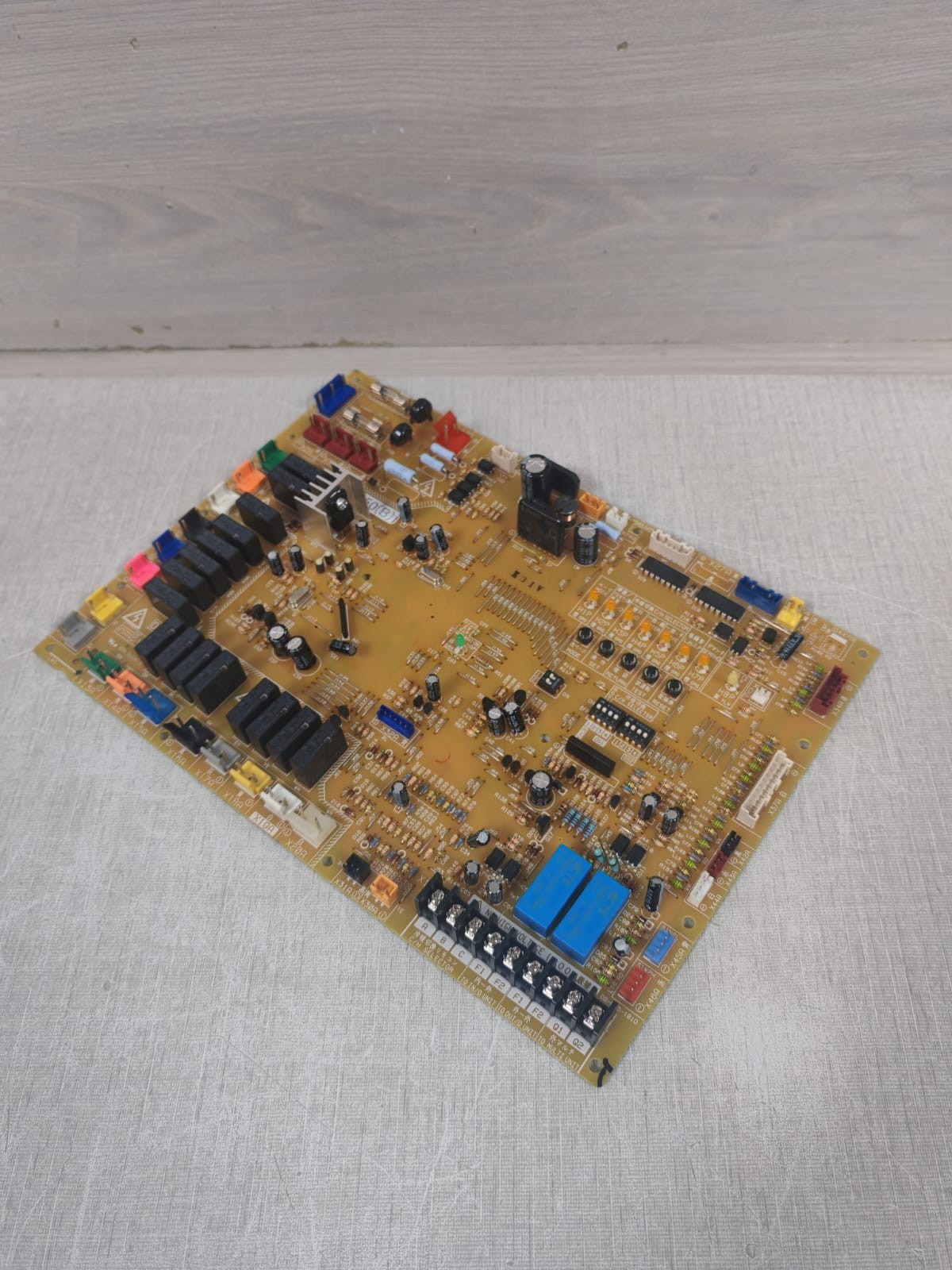 Daikin SEB0450(B) DB-E05-101C DAIKIN SEB0450(B) CONTROL BOARD DB-E05-101C - W/O ORIGINAL BOX 5