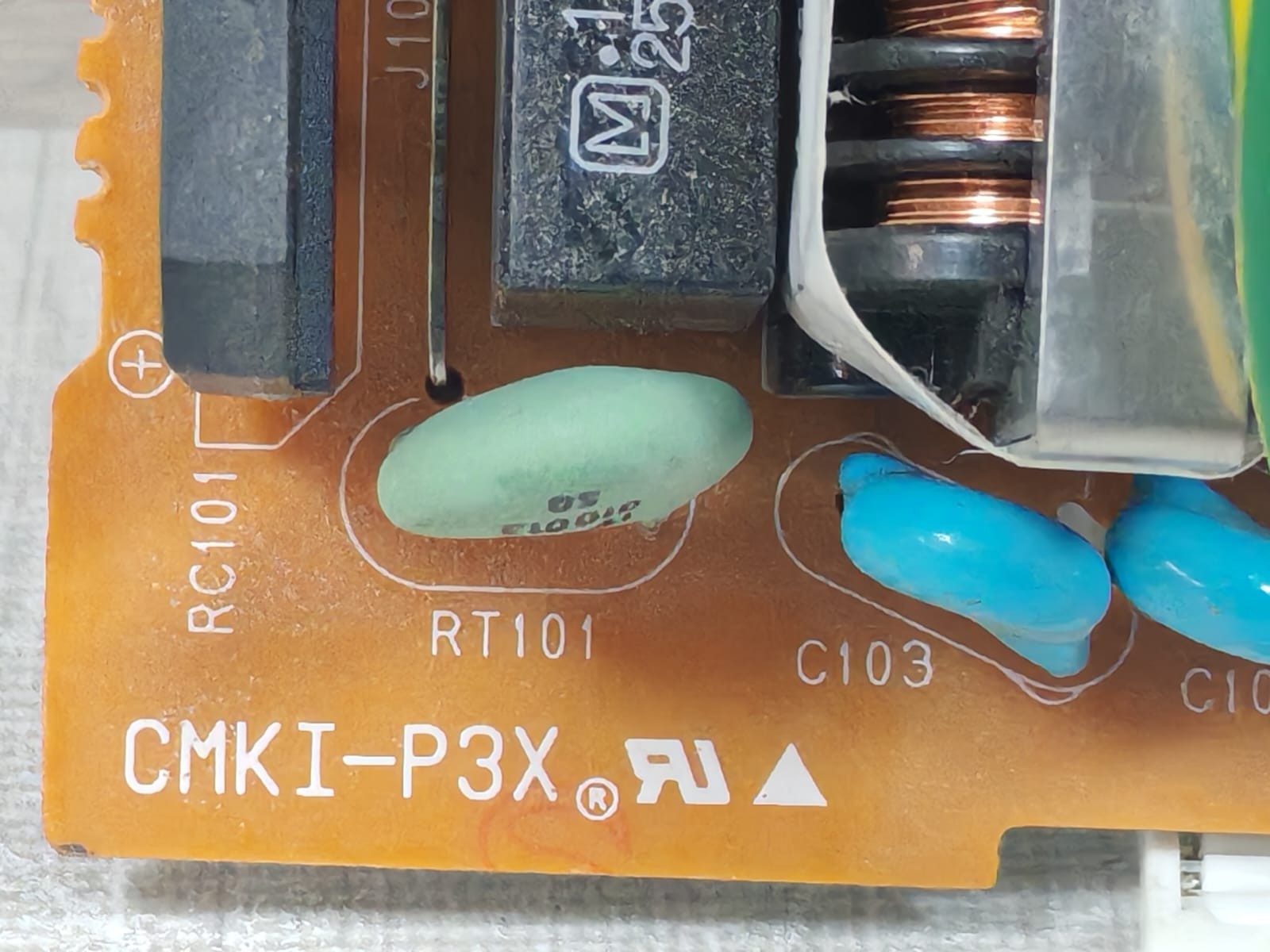 Daikin 2P002465-1 / CMKI-P3X DAIKIN 2P002465-1 / CMKI-P3X Printed Circuit Board 3