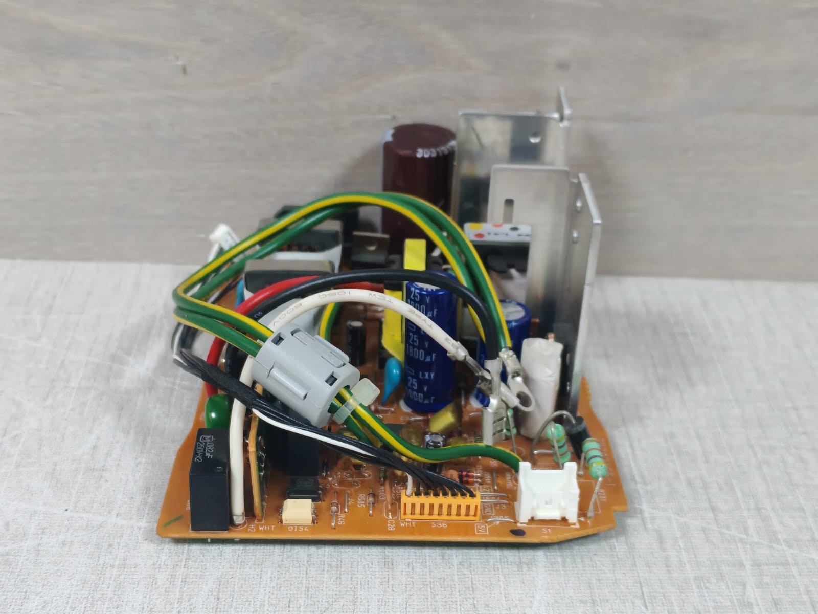Daikin 2P002465-1 / CMKI-P3X DAIKIN 2P002465-1 / CMKI-P3X Printed Circuit Board 5