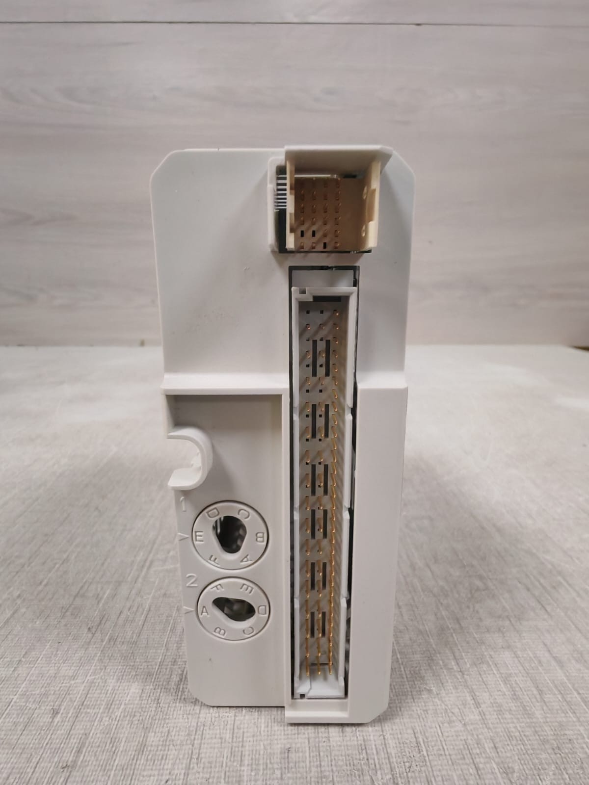 ABB 3BSE069052R1 ABB 3BSE069052R1 DI818 INPUT MODULE 2
