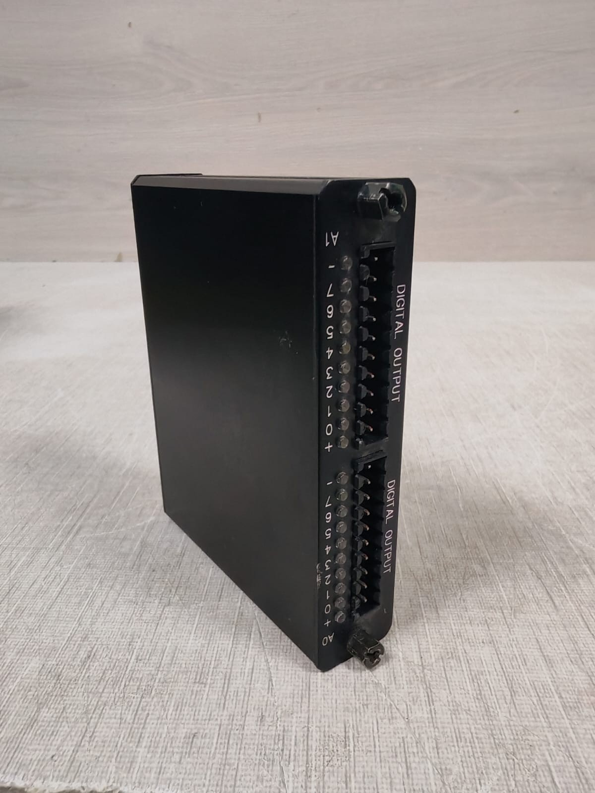Beck OM40-H02-P10 BECK PS1-OM40 / OM40-H02-P10 DIGITAL OUTPUT MODULE 8