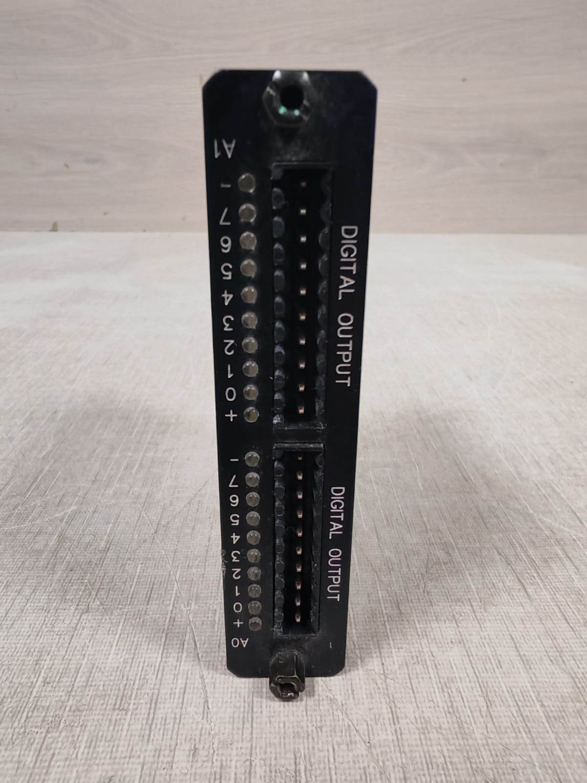 BECK PS1-OM40 / OM40-H02-P10 DIGITAL OUTPUT MODULE