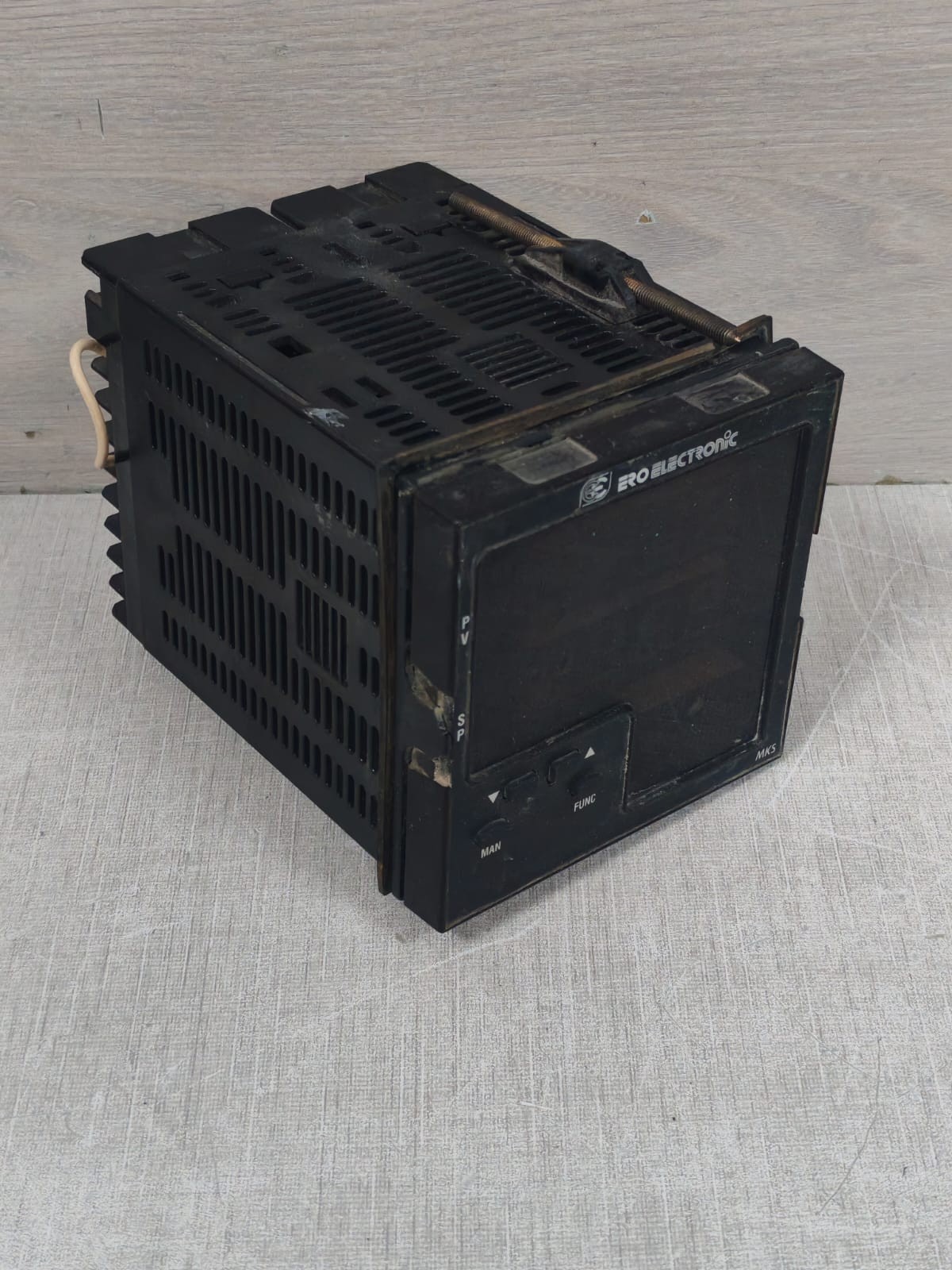 ERO Electronic MKS937123000 ERO ELECTRONIC MKS937123000 PROCESS CONTROL EQUIPMENT 100-240VAC 4