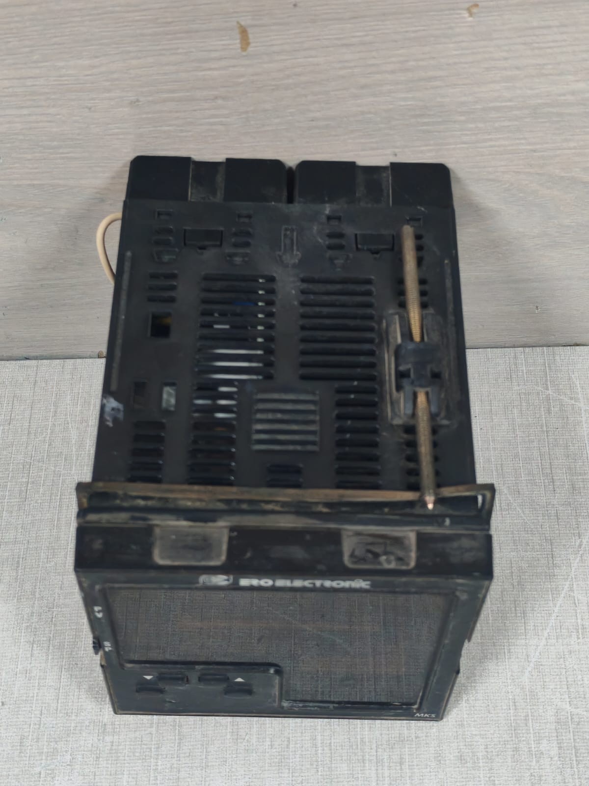 ERO Electronic MKS937123000 ERO ELECTRONIC MKS937123000 PROCESS CONTROL EQUIPMENT 100-240VAC 9