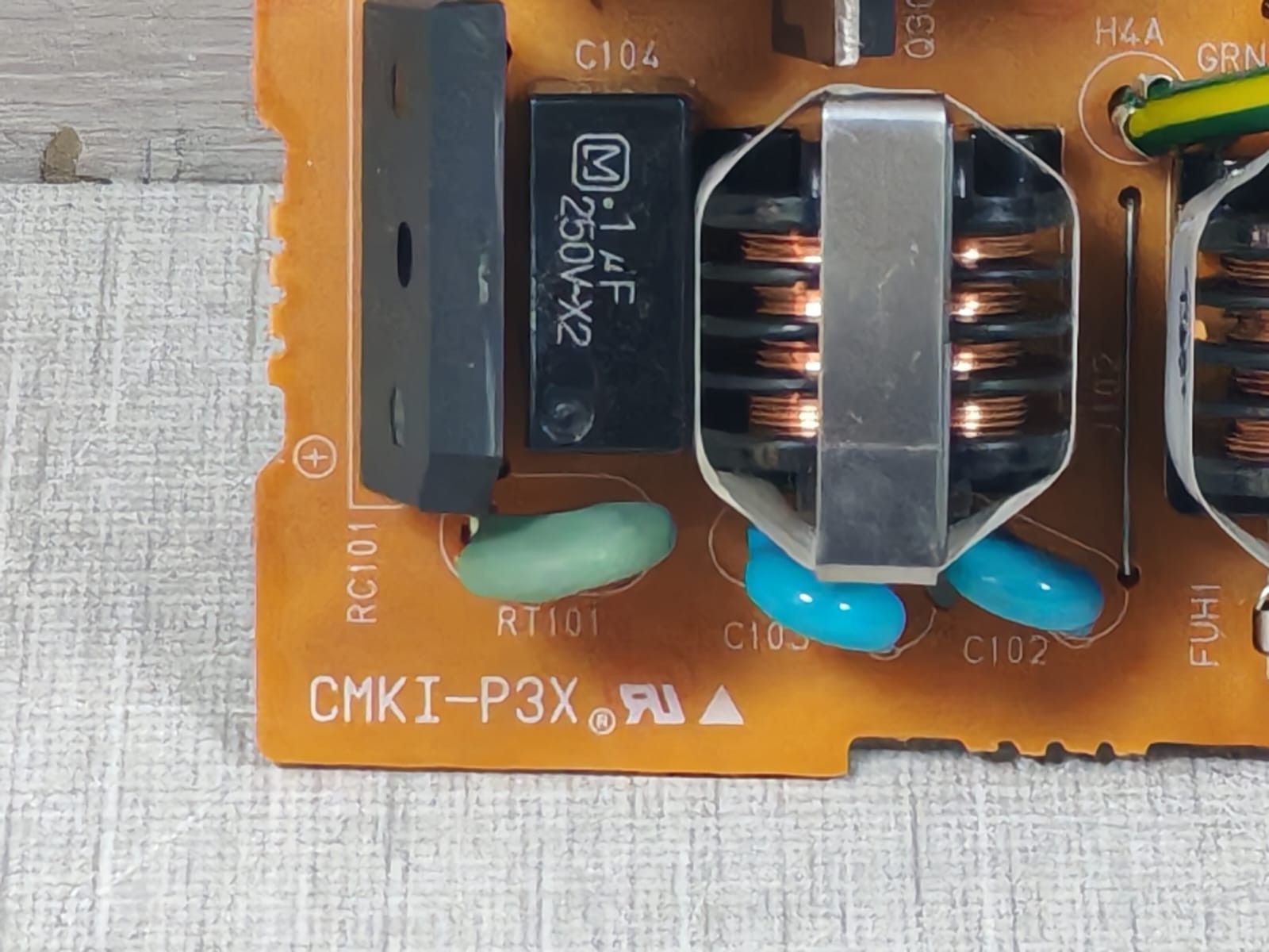 Daikin 2P002465-1 / CMKI-P3X DAIKIN 2P002465-1 / CMKI-P3X Printed Circuit Board 2