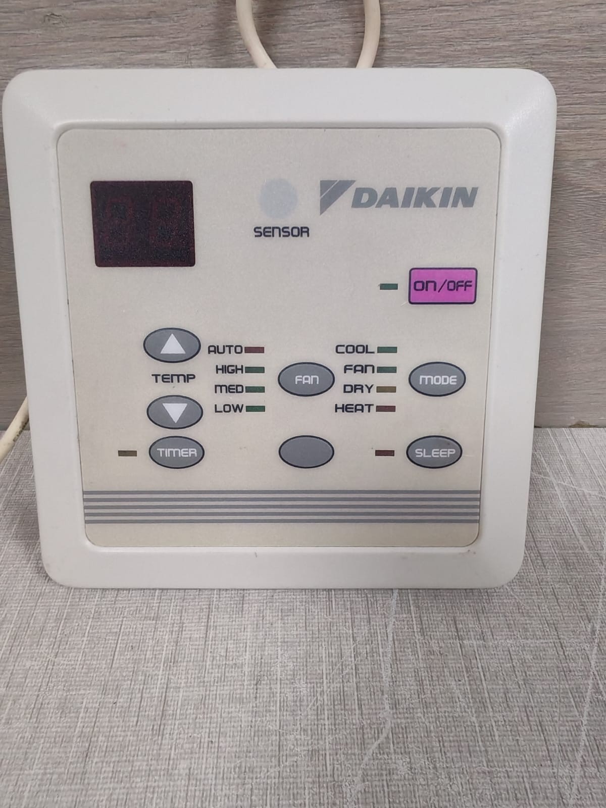 Daikin SLM03XX SLM3 DAIKIN SLM03XX SLM3 DIGITAL THERMOSTAT 2