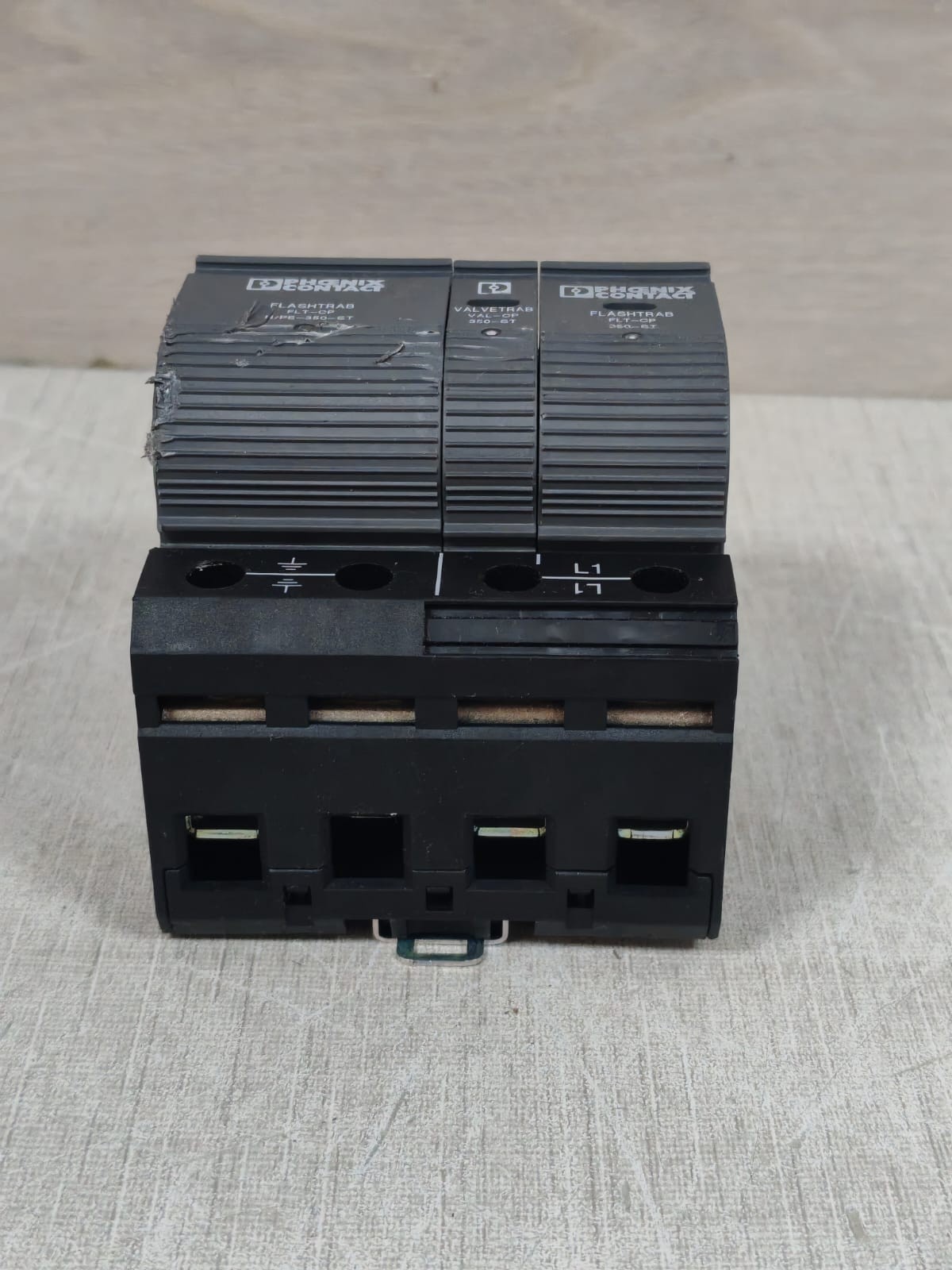 Phoenix Contact 2859738 FLT-CP-1S-350 PHOENIX CONTACT 2859738 FLT-CP-1S-350 FLASHTRAB COMPACT 9