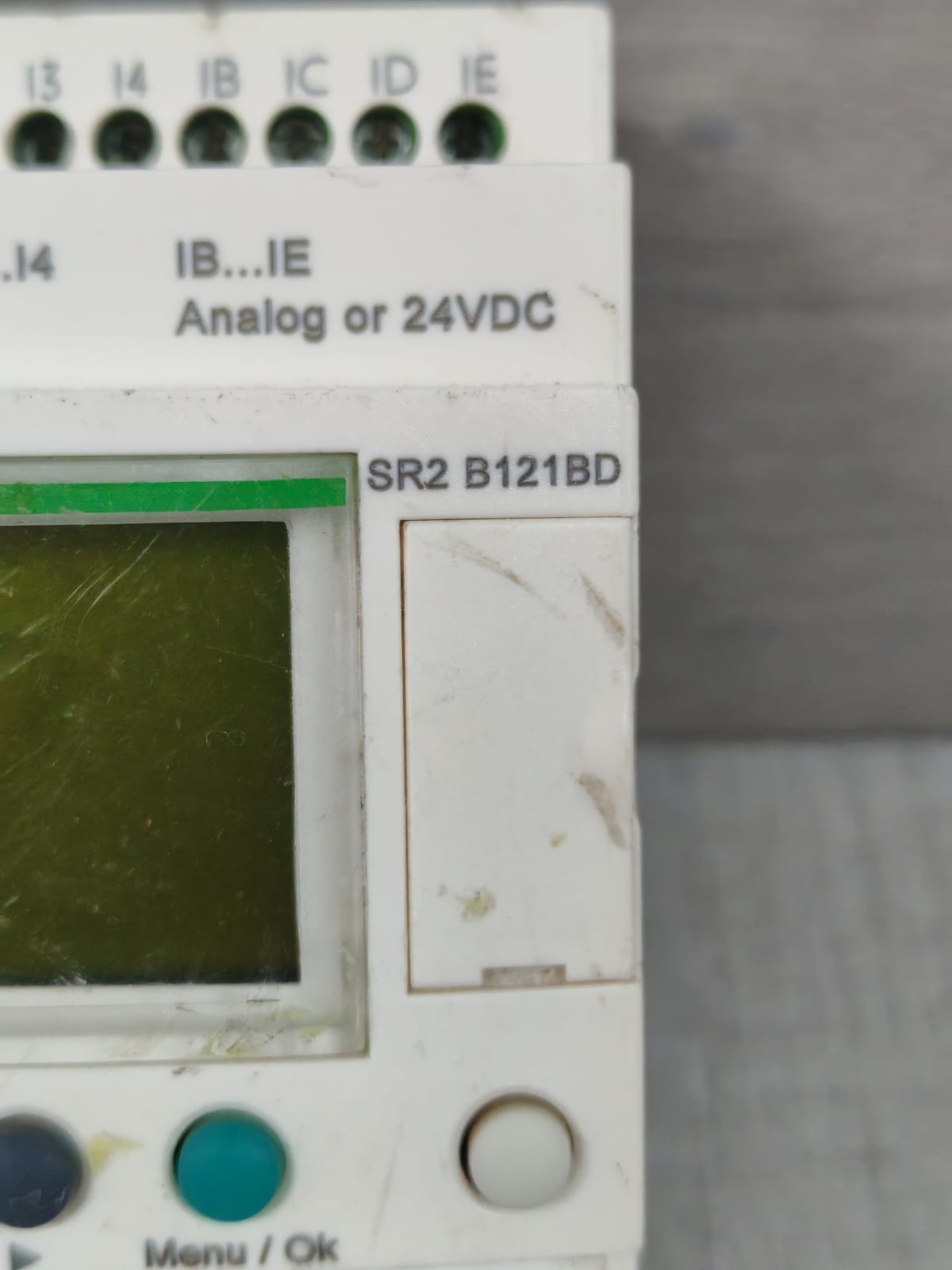 Schneider Electric 88960041 SCHNEIDER ZELIO SR2 B121BD 88960041 LOGIC RELAY 24VDC 3