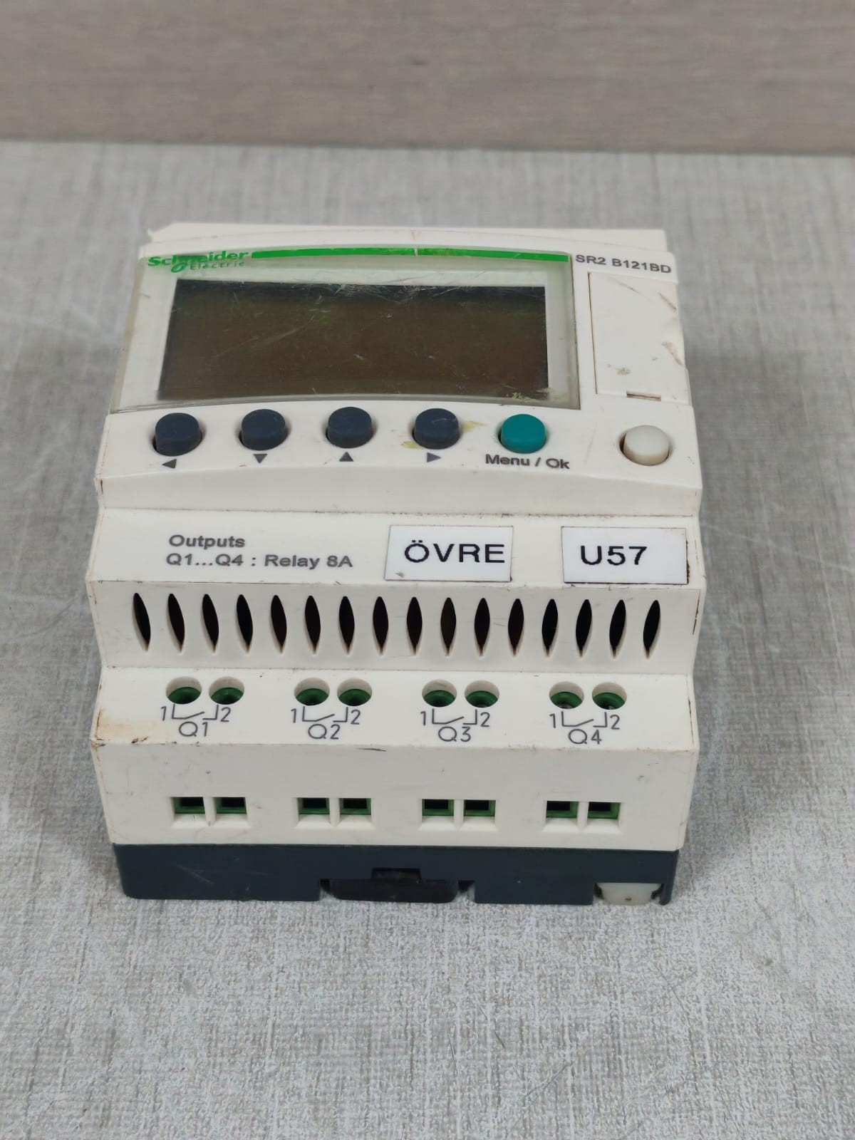 Schneider Electric 88960041 SCHNEIDER ZELIO SR2 B121BD 88960041 LOGIC RELAY 24VDC 8