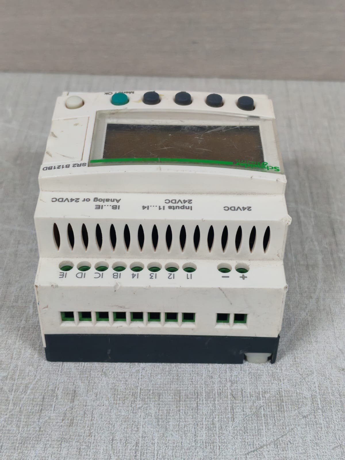 Schneider Electric 88960041 SCHNEIDER ZELIO SR2 B121BD 88960041 LOGIC RELAY 24VDC 9