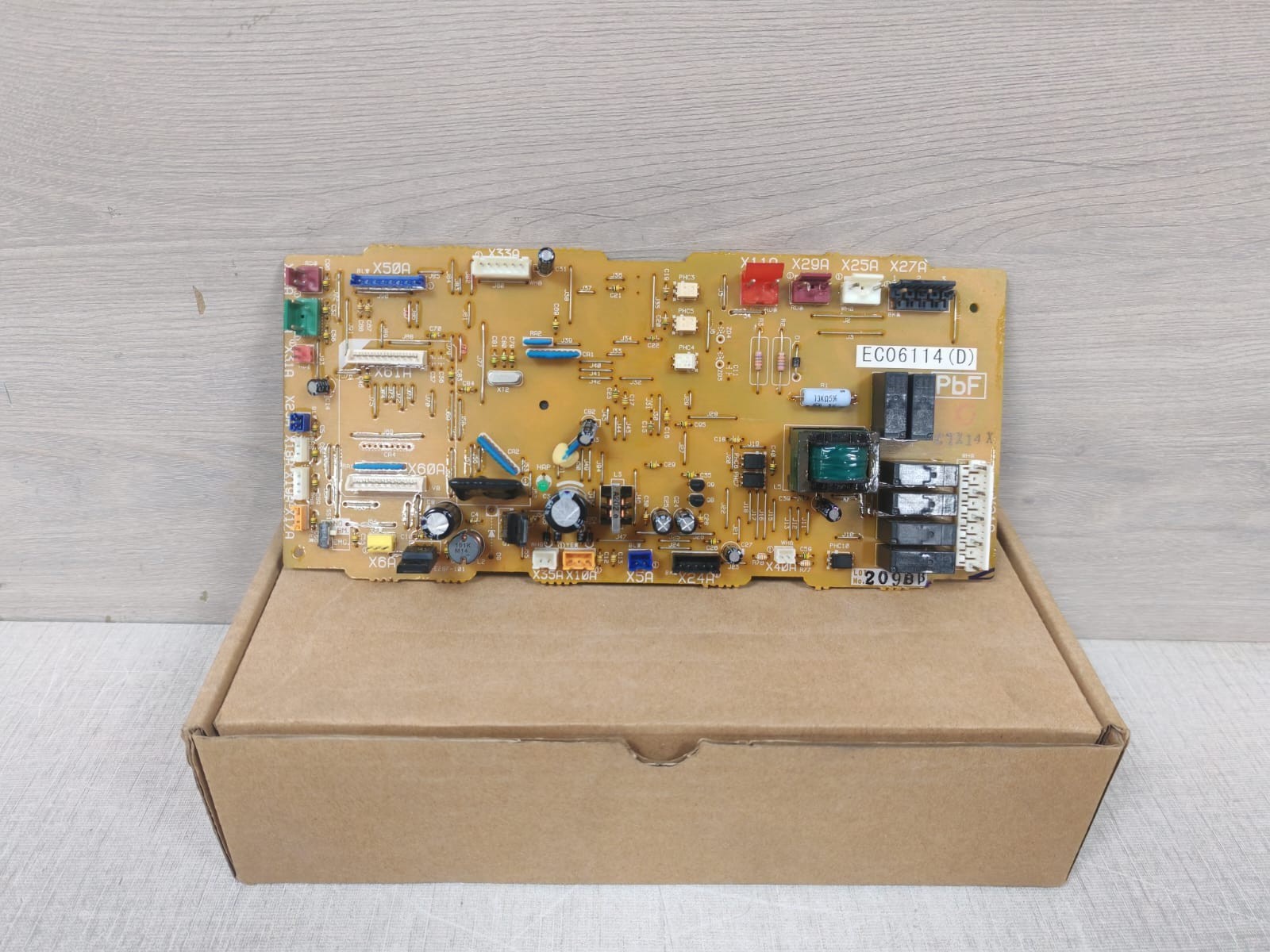 DAIKIN EC06114(D) PCB Board DB-E28F-101