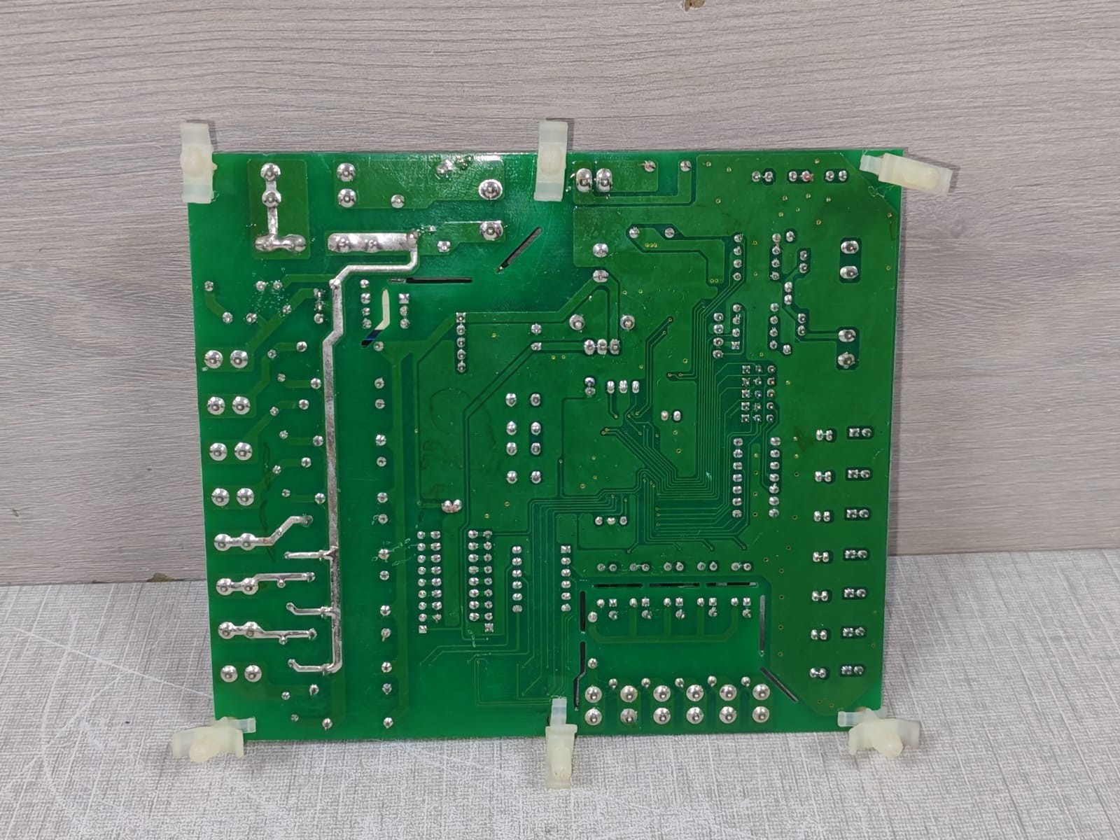 MCQUAY M081-7401A20 Mcquay M081 7401A20 MDOM VER1.4 2013.1.22 / MDOM 4.7 2 M081 7401A20 PCB Board 9