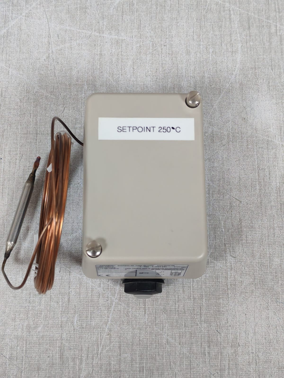 JUMO ATH-2 JUMO ATH-2 603021/02 SURFACE-MOUNTED THERMOSTAT 2