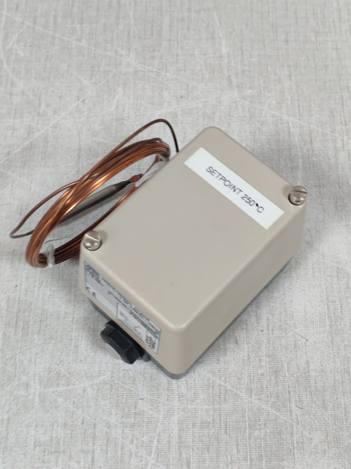 JUMO ATH-2 JUMO ATH-2 603021/02 SURFACE-MOUNTED THERMOSTAT 4