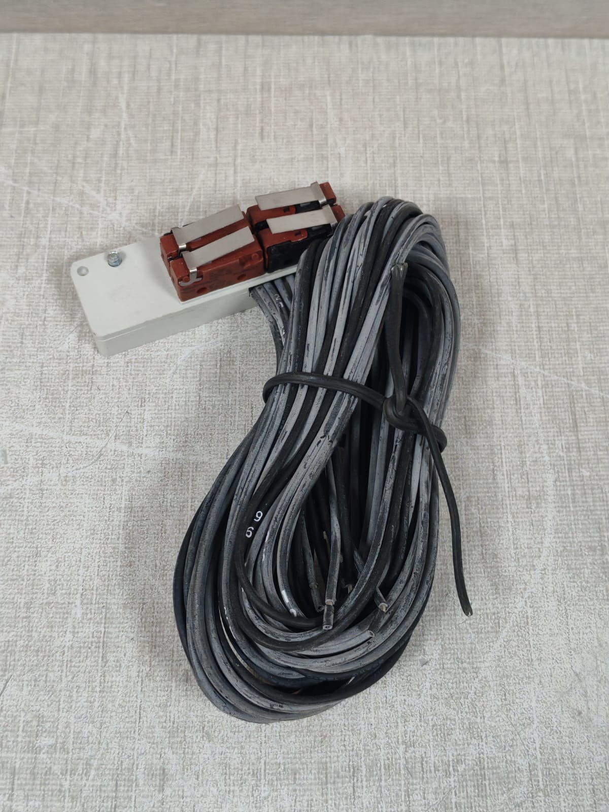 ABB 1SDA051371R1 ABB 1SDA051371R1 AUXILIARY CONTACT 9
