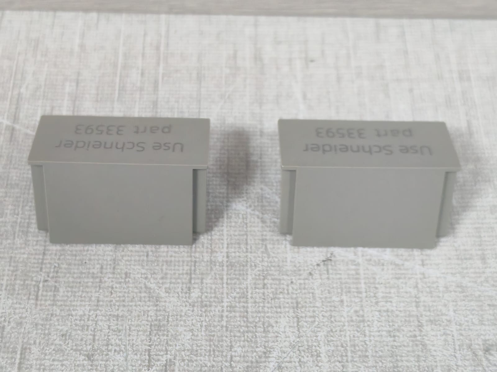 Schneider Electric PART-33593 SCHNEIDER PART 33593 BATTERY COVER 3