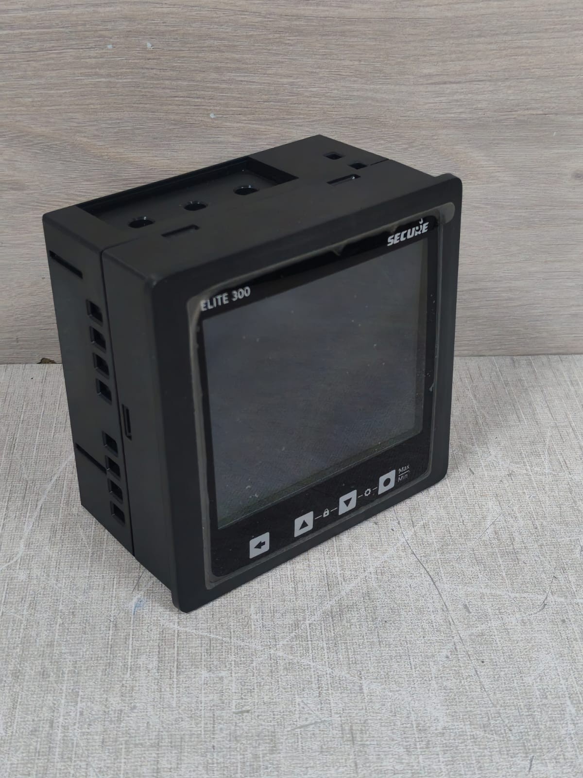 SECURE ELITE 300/ELITE301-2 SECURE ELITE 300/ELITE301-2 MULTI-LINE THREE PHASE DIGITAL PANEL METER 4