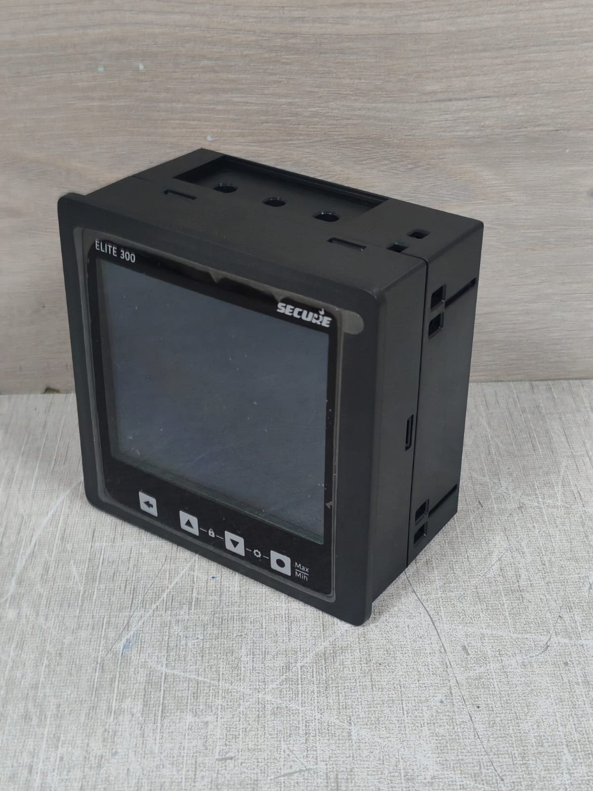 SECURE ELITE 300/ELITE301-2 SECURE ELITE 300/ELITE301-2 MULTI-LINE THREE PHASE DIGITAL PANEL METER 5