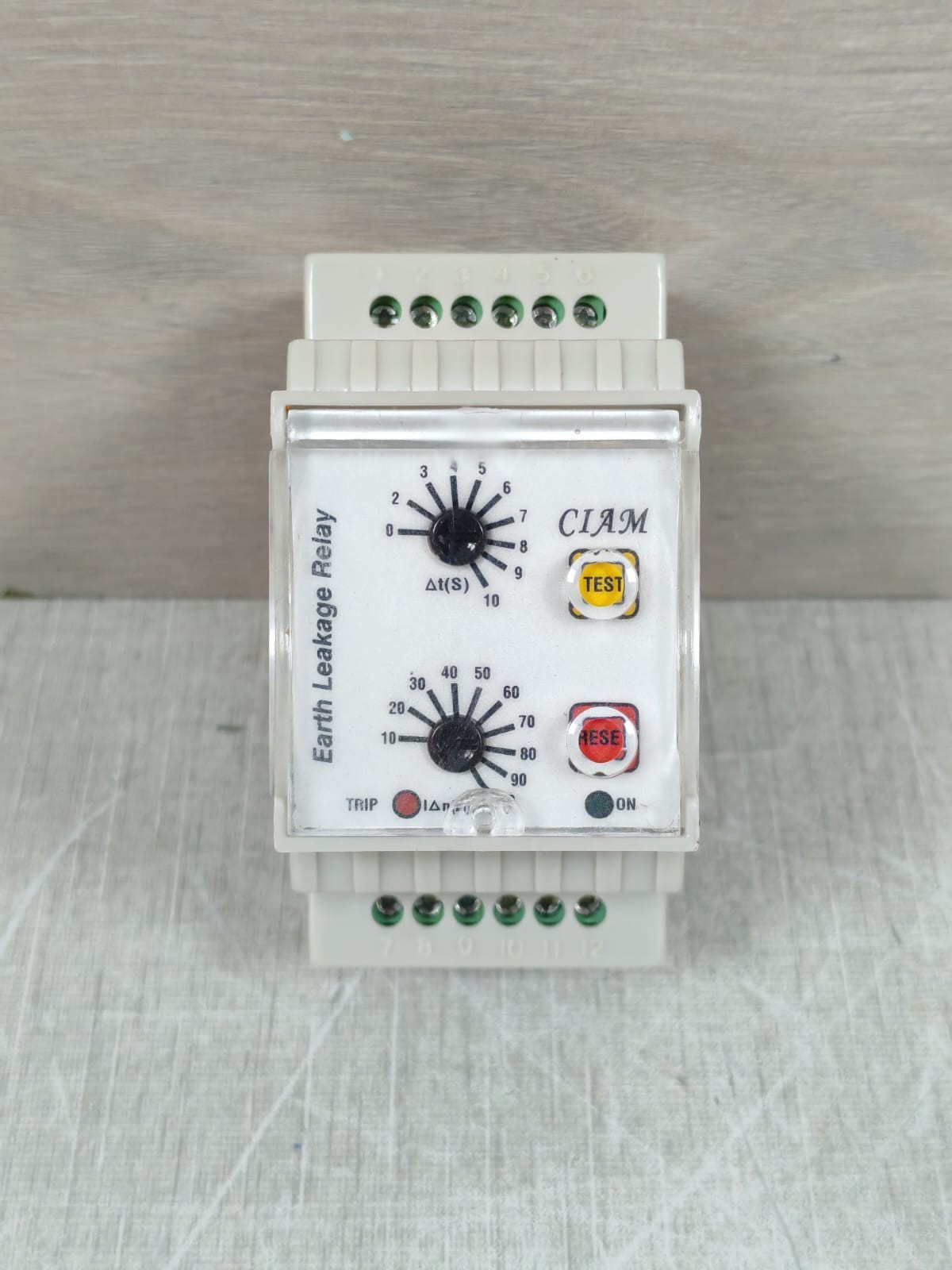CIAM CIAM CIAM EARTH LEAKAGE RELAY 90-270VAC 2