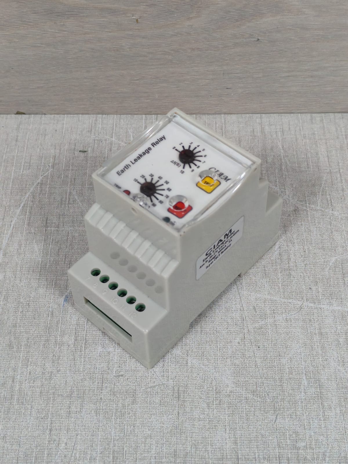 CIAM CIAM CIAM EARTH LEAKAGE RELAY 90-270VAC 4