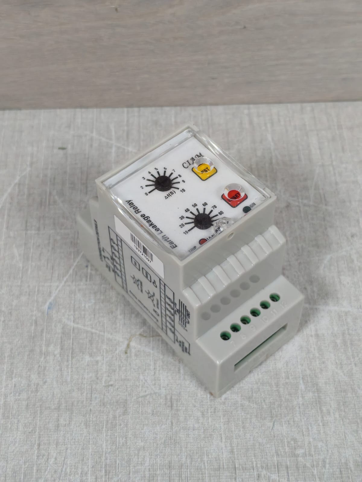 CIAM CIAM CIAM EARTH LEAKAGE RELAY 90-270VAC 5