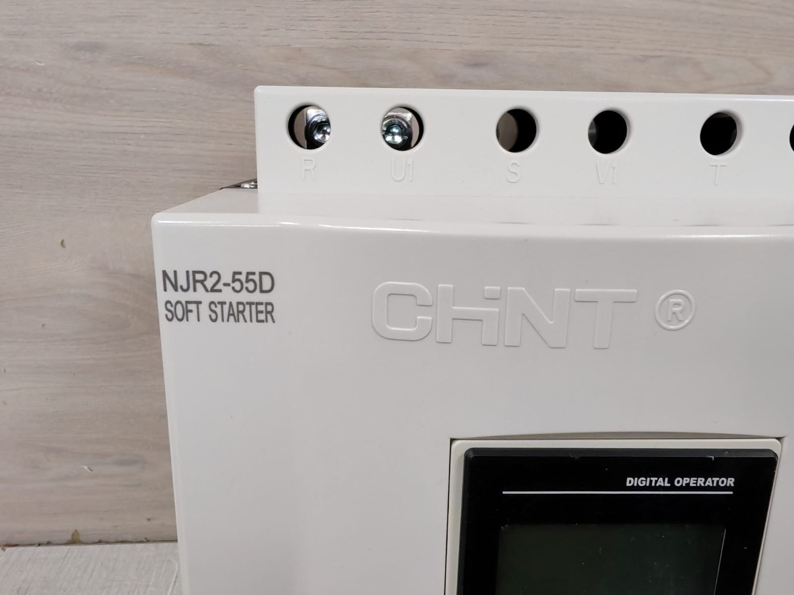 CHINT NJR2-55D CHINT NJR2-55D SOFT STARTER 55W 103A 4