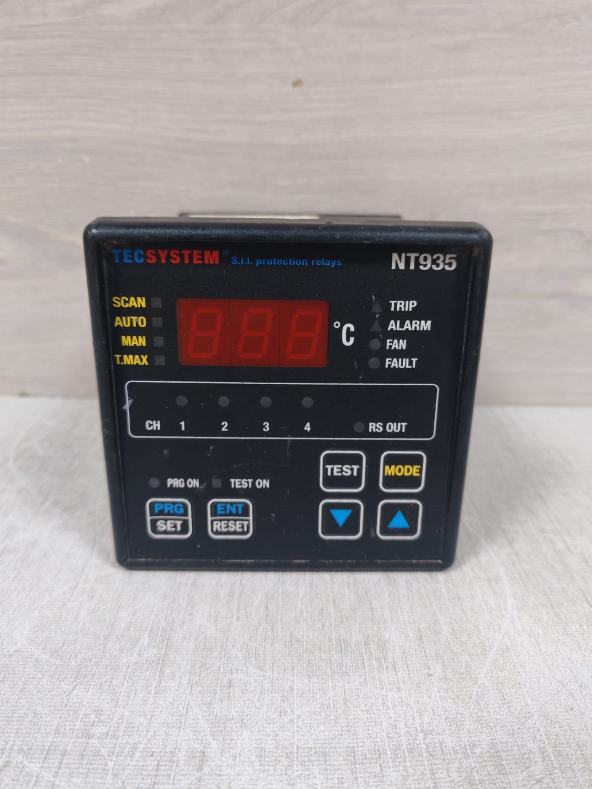 TECSYSTEM NT935 TECSYSTEM NT935 ELECTRIC TEMP. RELAY PROTECTION 24-240VAC 6