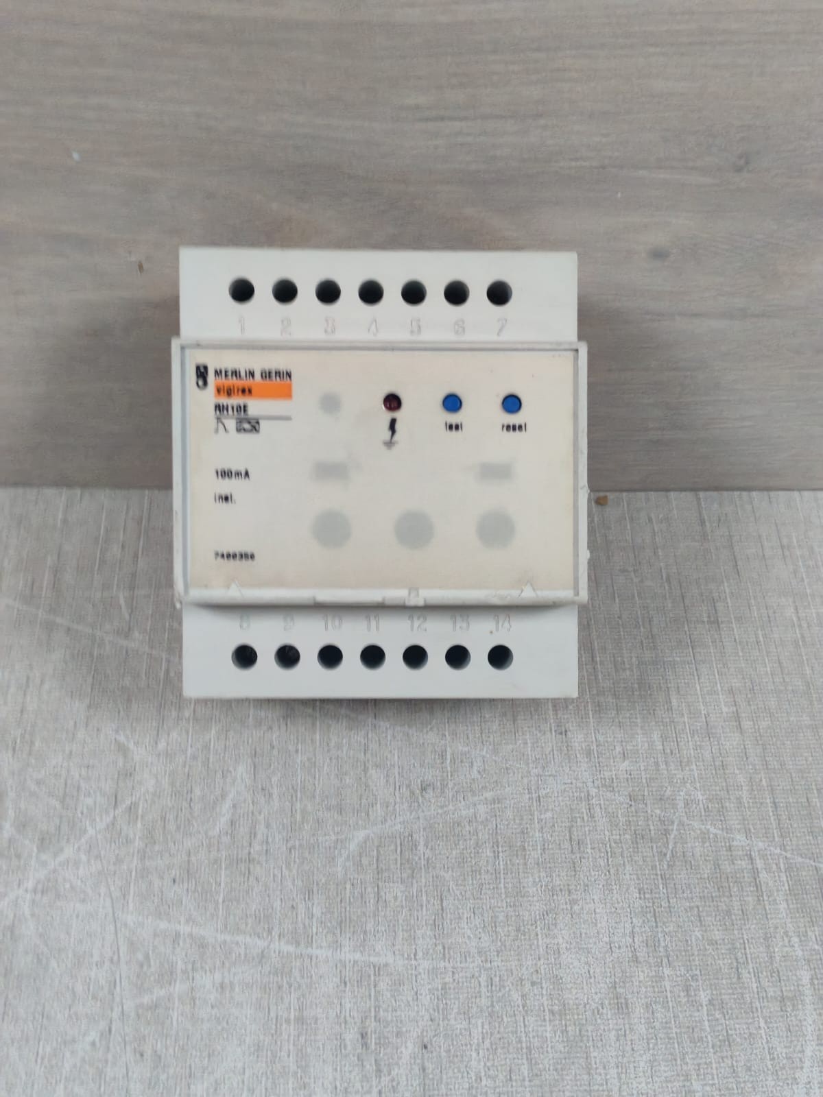 Schneider Electric RH10E MERLIN GERIN RH10E VIGIREX DIFFERENTIAL CURRENT RELAY 2