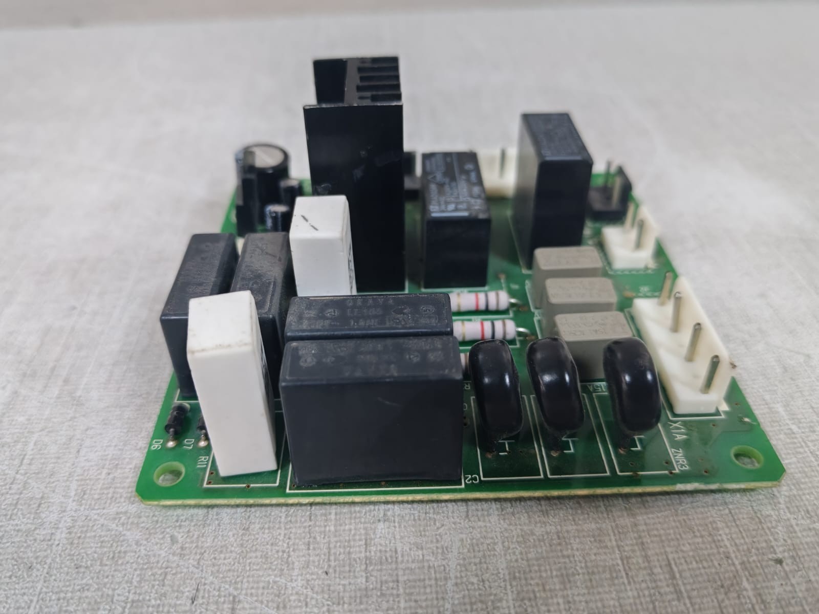 Daikin EC0685 DAIKIN EC0685 A REV 2 / 27699010164-GR Power Board 7