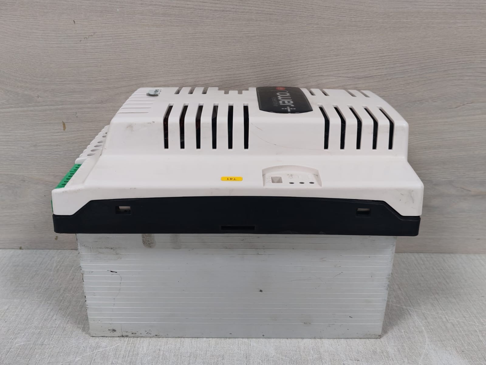 Carel PSD0022400 CAREL PSD0022400 Rev.1.010 Power+ Inverter 380-480V 7