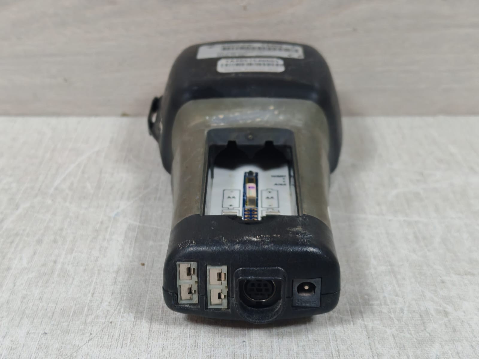 TSI TA465-P TSI Airflow Instruments TA465-P Multi-Function Ventilation-missing battery cover 9