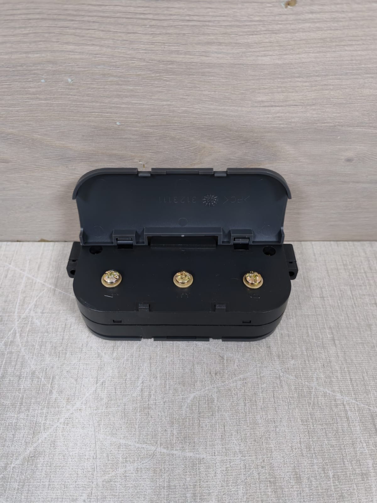 Schneider Electric CCA-660 MERLIN GERIN CT CONNECTOR CCA 660 8